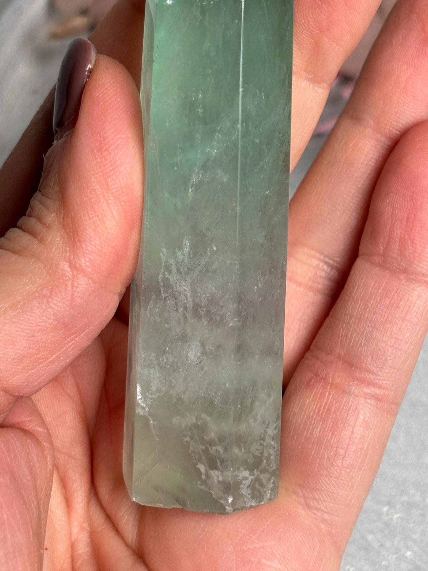 Grüner Fluorit Turm  zwei Größen erhältlich, Fluorit Kristallturm, Edelstein Tower, Naturstein Deko, Green Fluorite Crystal Point