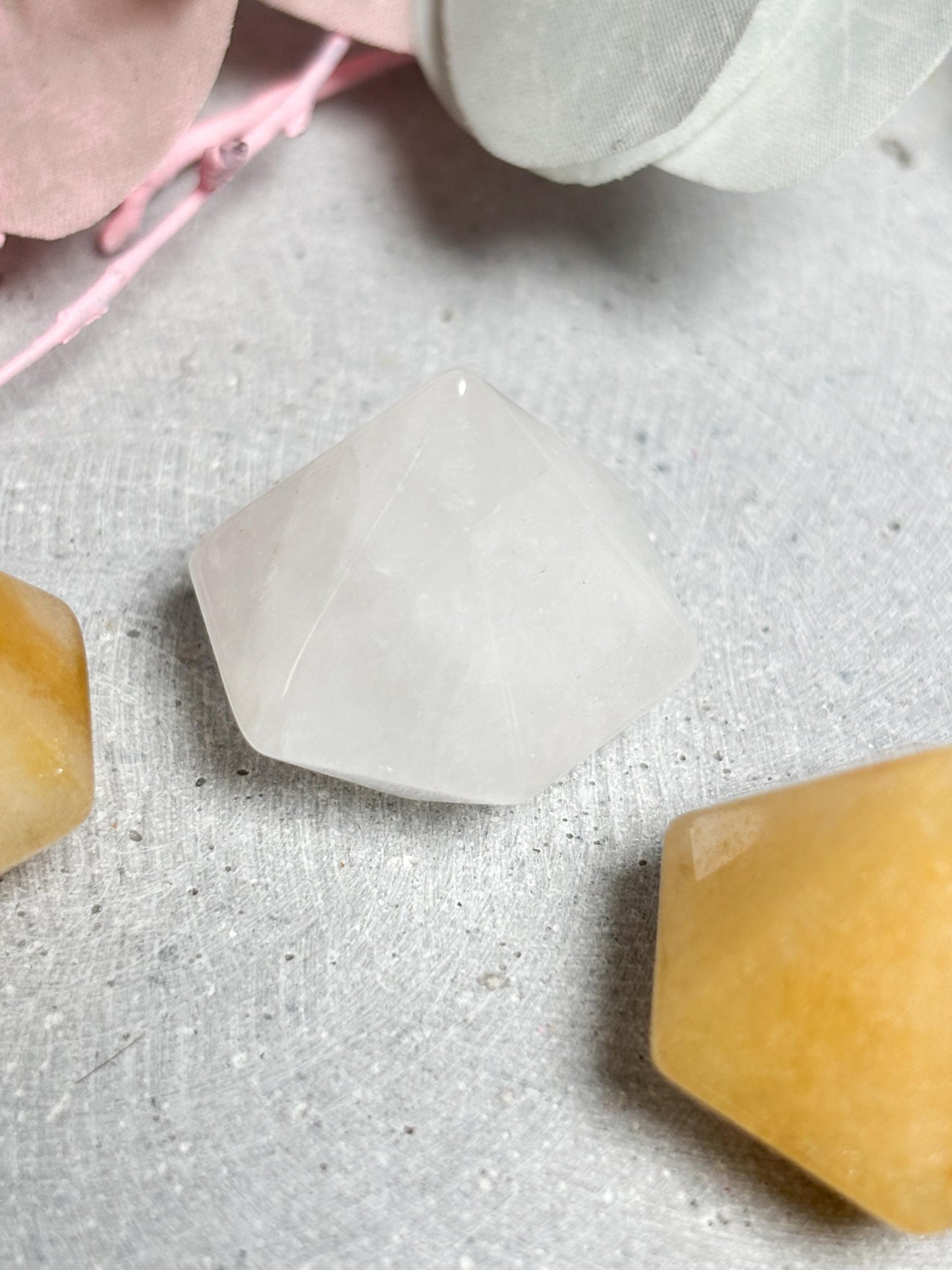 Kleine Kristalle in Diamantform aus Larvikit, golden Healer und Bergkristall 2,3x2,4 cm  Edelstein Deko Naturstein Kristall