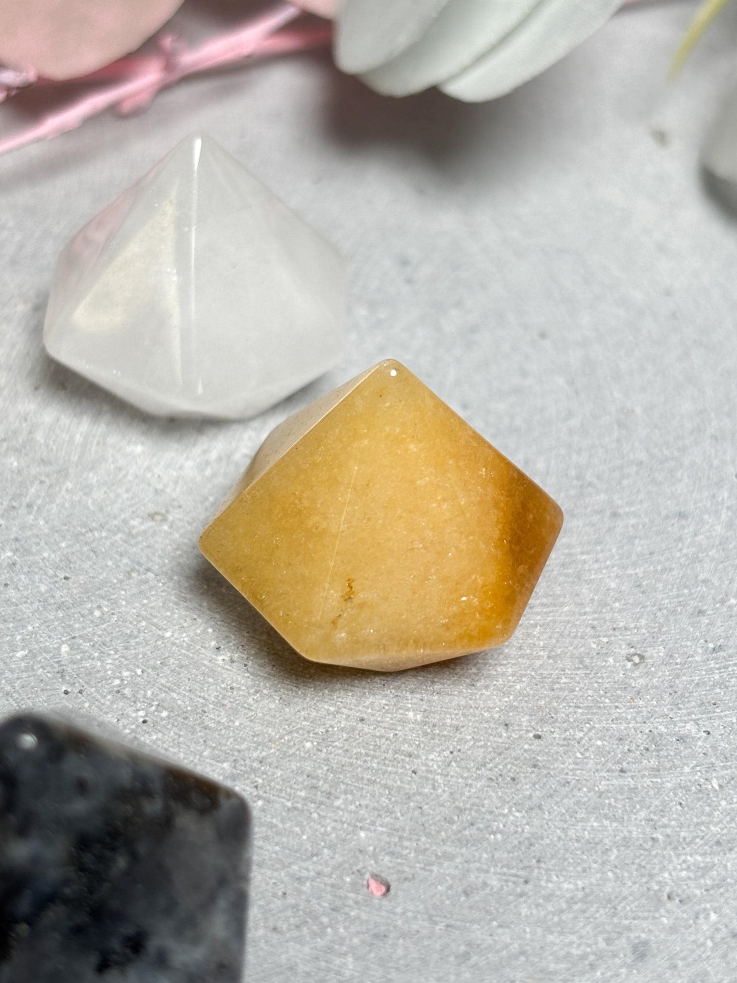 Kleine Kristalle in Diamantform aus Larvikit, golden Healer und Bergkristall 2,3x2,4 cm  Edelstein Deko Naturstein Kristall