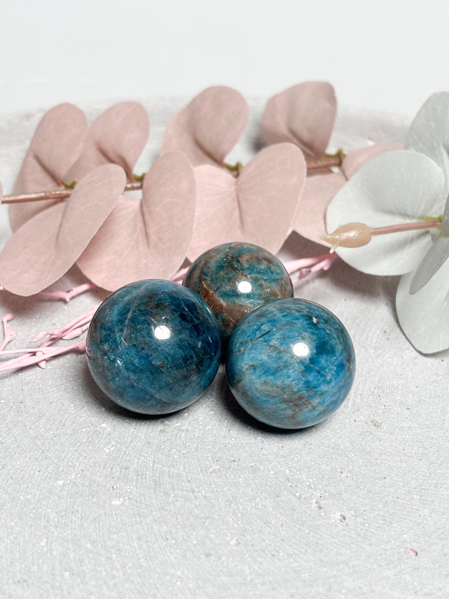 Apatit Kugel  ca. 2,62,8 cm Kristallkugel in unterschiedlichen Blautönen, Edelstein Kugel, Healing Crystal Sphere, Apatite Ball
