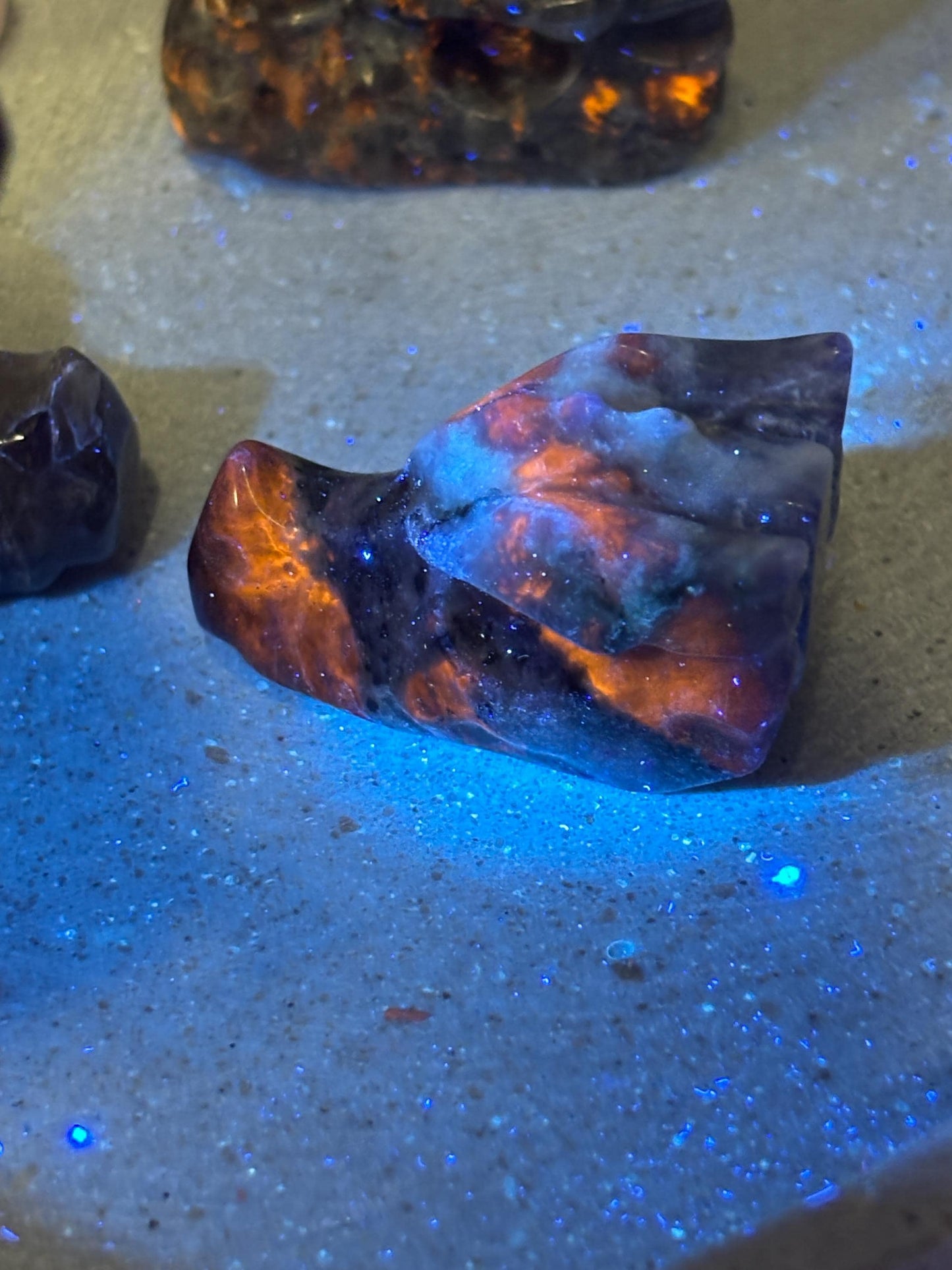 Drachenkopf Carving ca. 3,3 cm  kleine Kristallfigur in Yooperlite, Sodalit, Rosenquarz, Amethyst oder Aventurin, Crystal Dragon Head