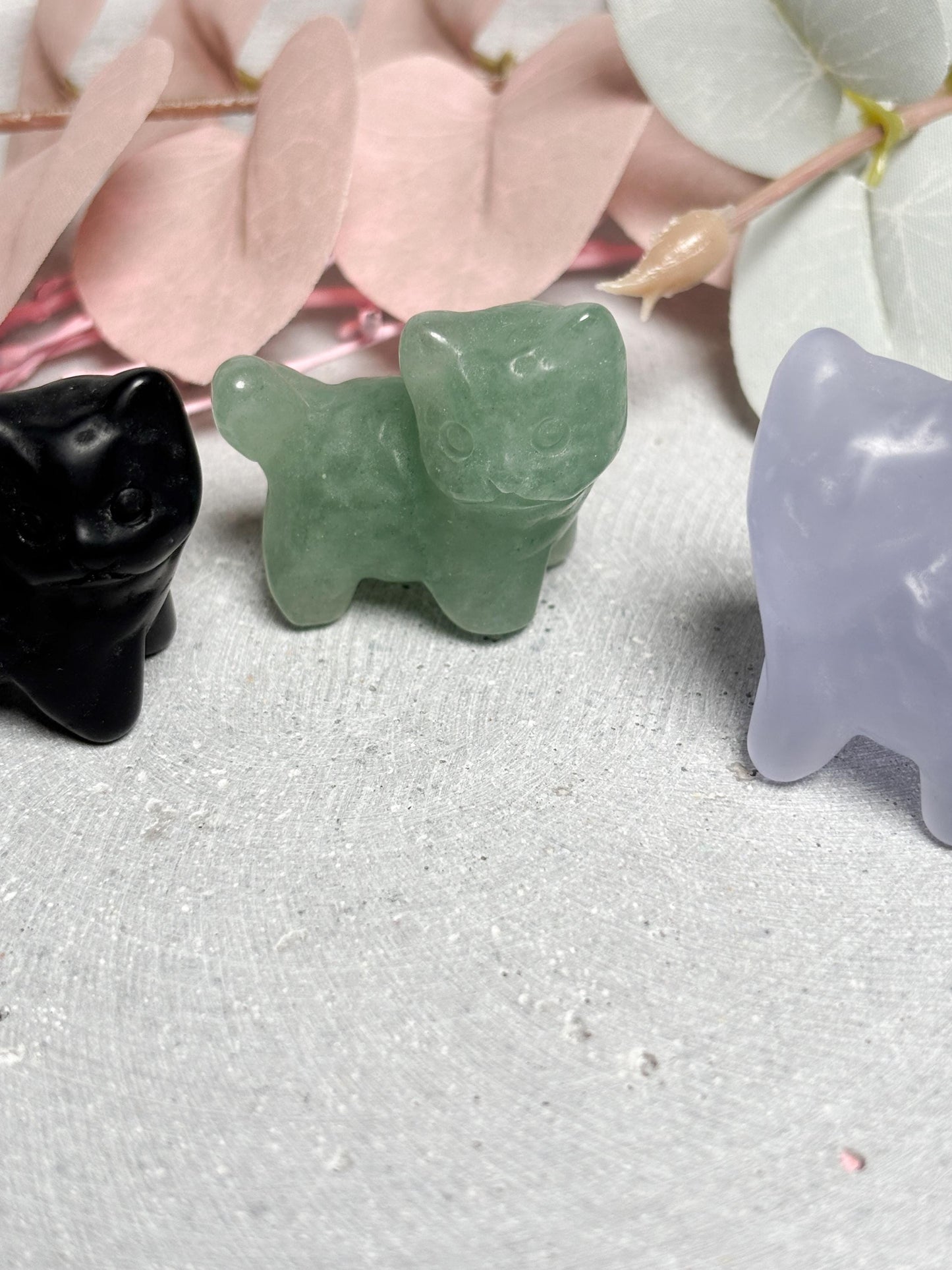 Katzen Carving ca. 3,4 cm  kleine Katzenfigur in Obsidian, grünem Aventurin oder lila Katzenauge, Kristallfigur, Crystal Cat