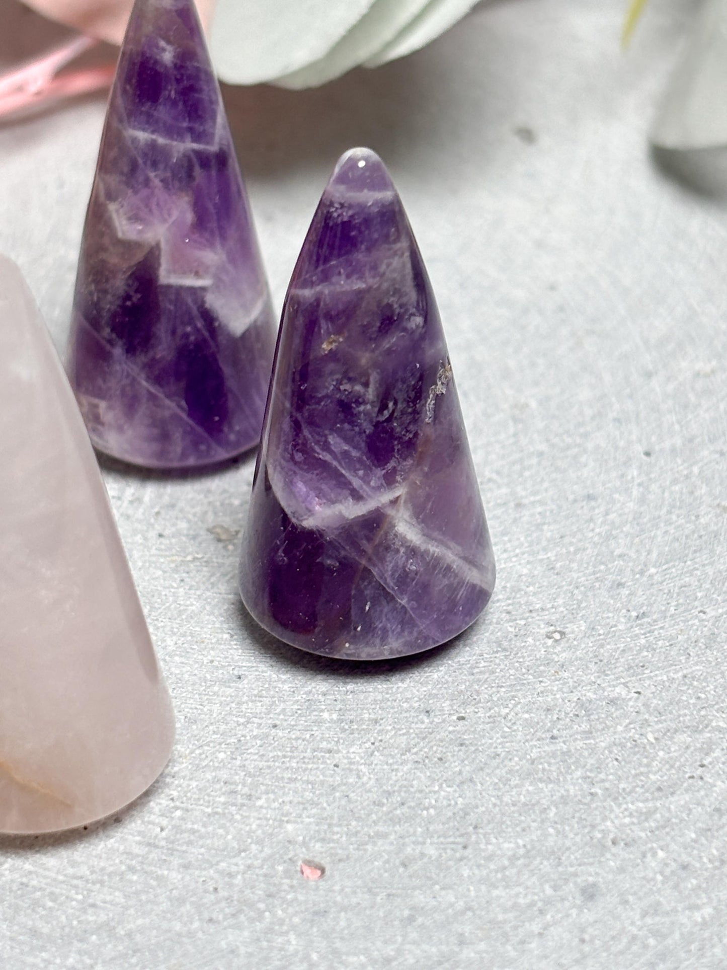 Kleine Kristallkegel aus Amethyst, Citrin & Rosenquarz  ca. 3,8 x 1,7 cm, Edelstein Kegel, Healing Crystal Cone, Meditation Kristalle