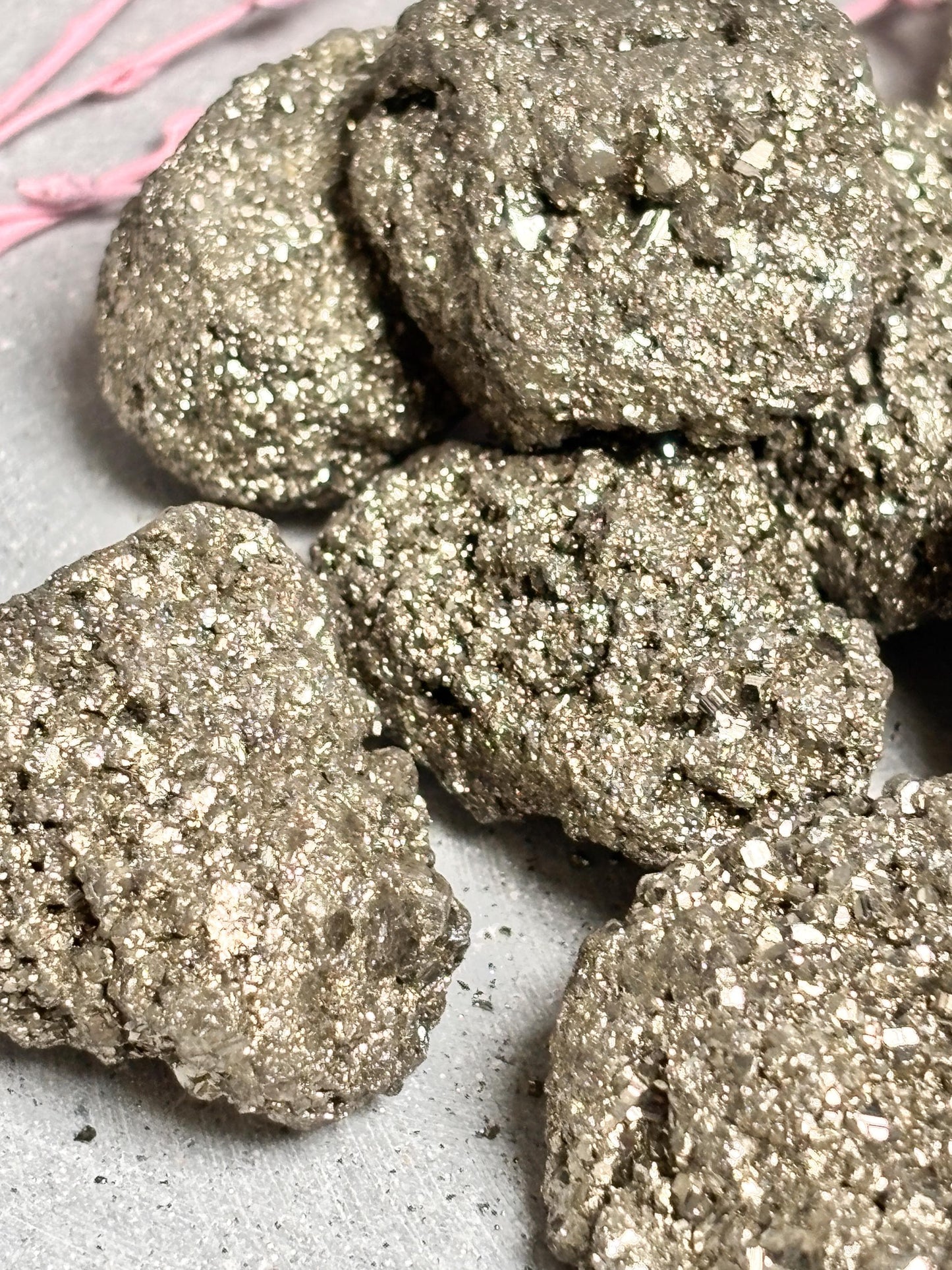 Pyrit Rohstein ca. 3 cm  goldener Naturstein Rohkristall, Pyrit Nugget, Mineralstück, Healing Crystal Raw Pyrite