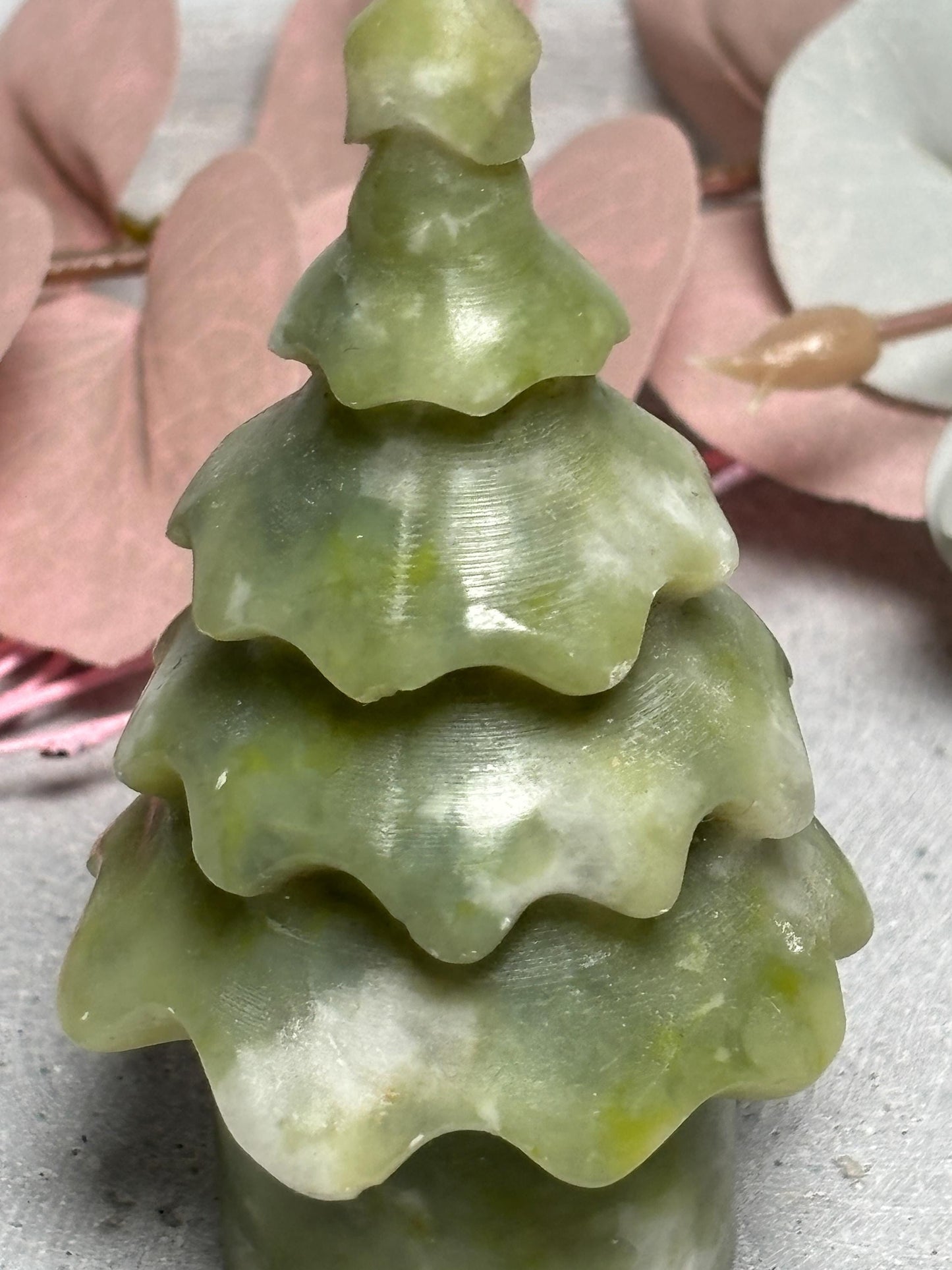 Jade Weihnachtsbaum ca. 8,8 cm  Deko Baum aus grüner Jade, Edelstein Figur, Naturstein Deko, Healing Crystal Tree