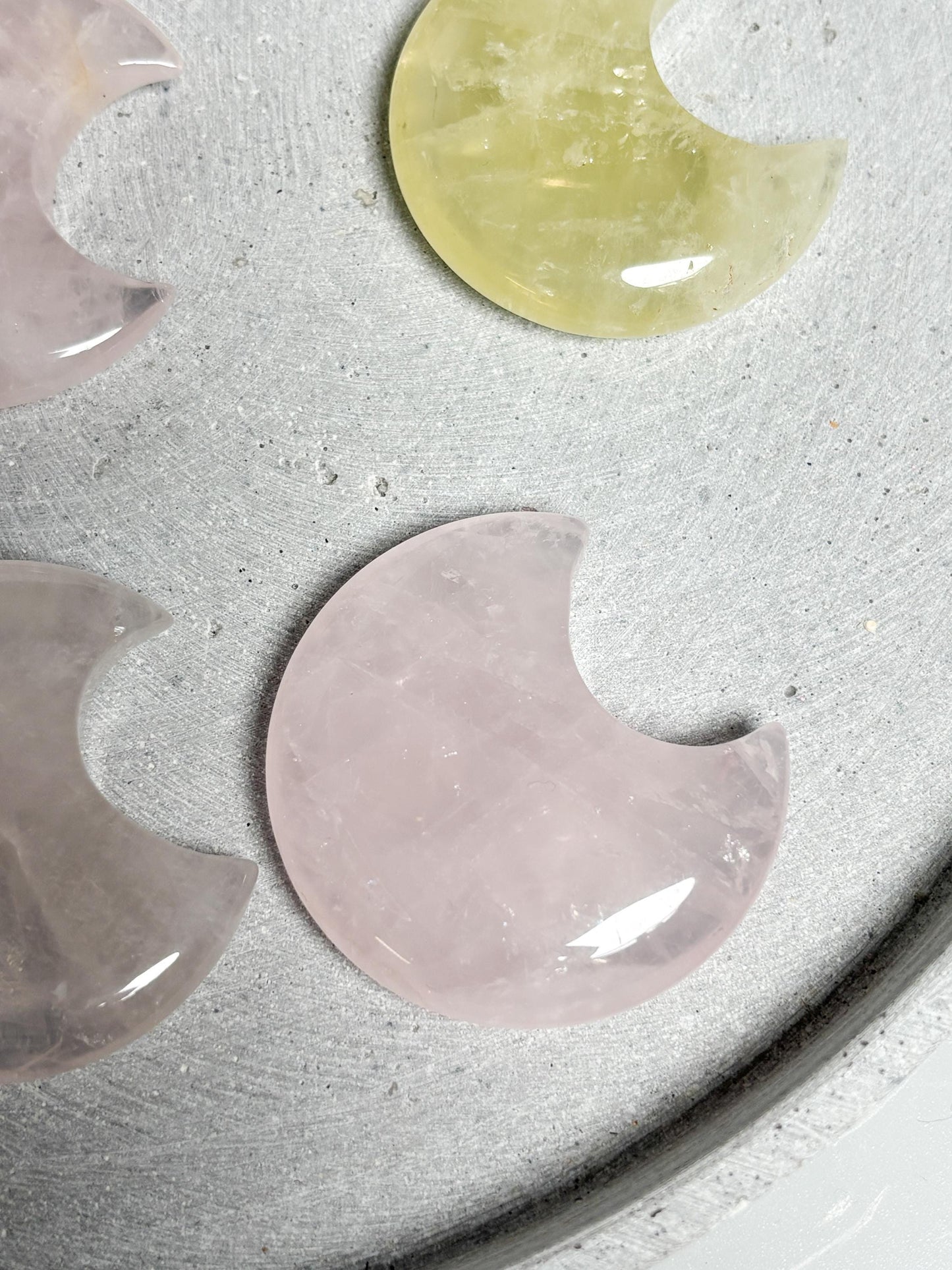 Deko Mond aus Citrin oder Rosenquarz ca. 4,8 cm  Kristall Mondfigur, Edelstein Mond, Naturstein Deko, Healing Crystal Moon