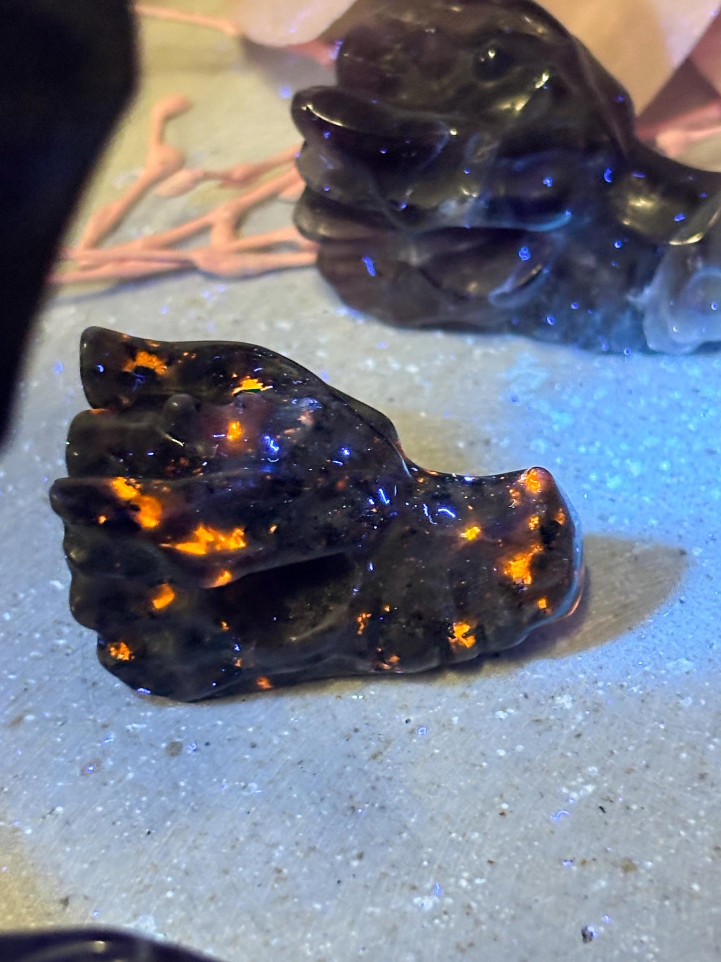 Drachenkopf Carving ca. 3,3 cm  kleine Kristallfigur in Yooperlite, Sodalit, Rosenquarz, Amethyst oder Aventurin, Crystal Dragon Head