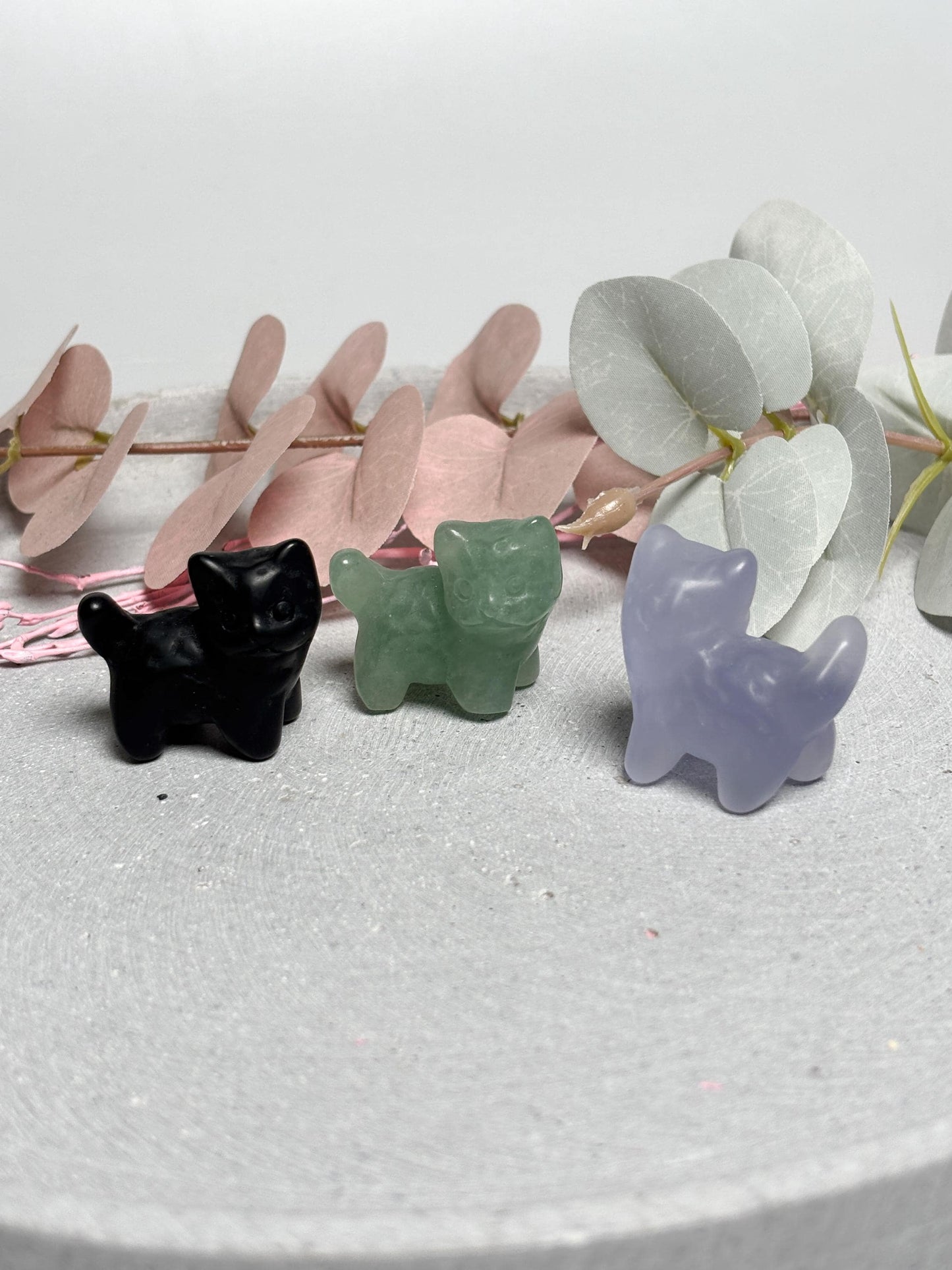 Katzen Carving ca. 3,4 cm  kleine Katzenfigur in Obsidian, grünem Aventurin oder lila Katzenauge, Kristallfigur, Crystal Cat