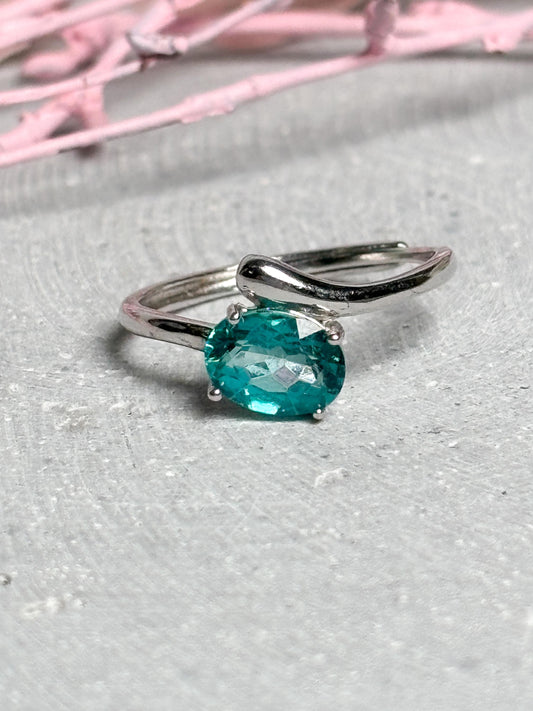 Edelstahlring mit ovalem Apatitstein  größenverstellbarer Ring  türkisblauer Kristallring  Edelstahl Schmuck