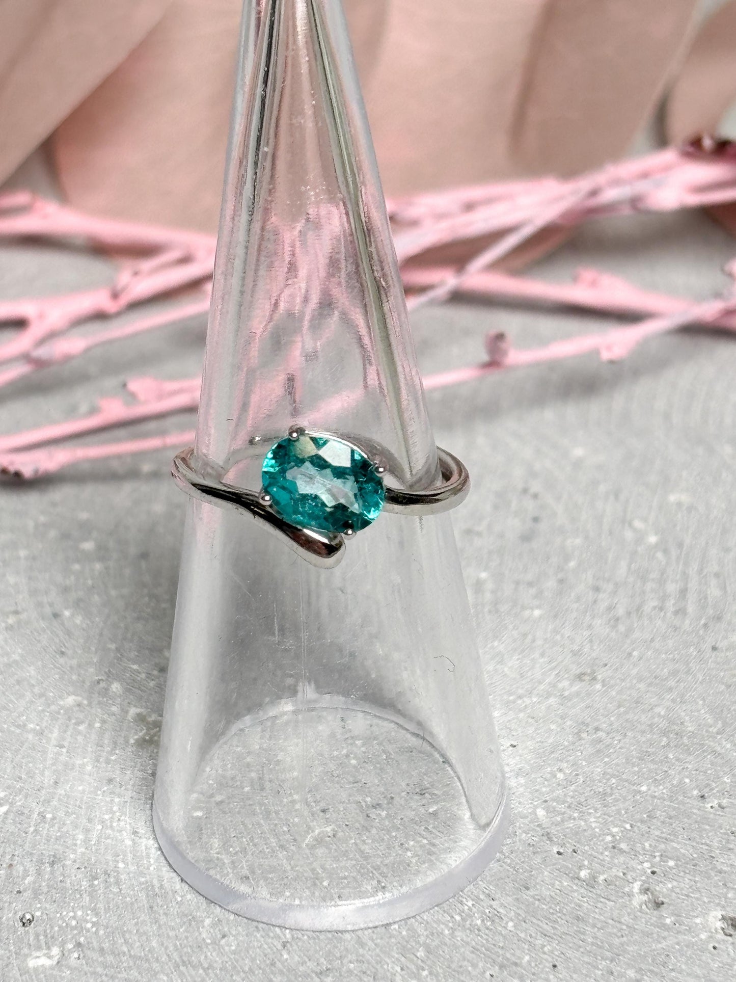 Edelstahlring mit ovalem Apatitstein  größenverstellbarer Ring  türkisblauer Kristallring  Edelstahl Schmuck