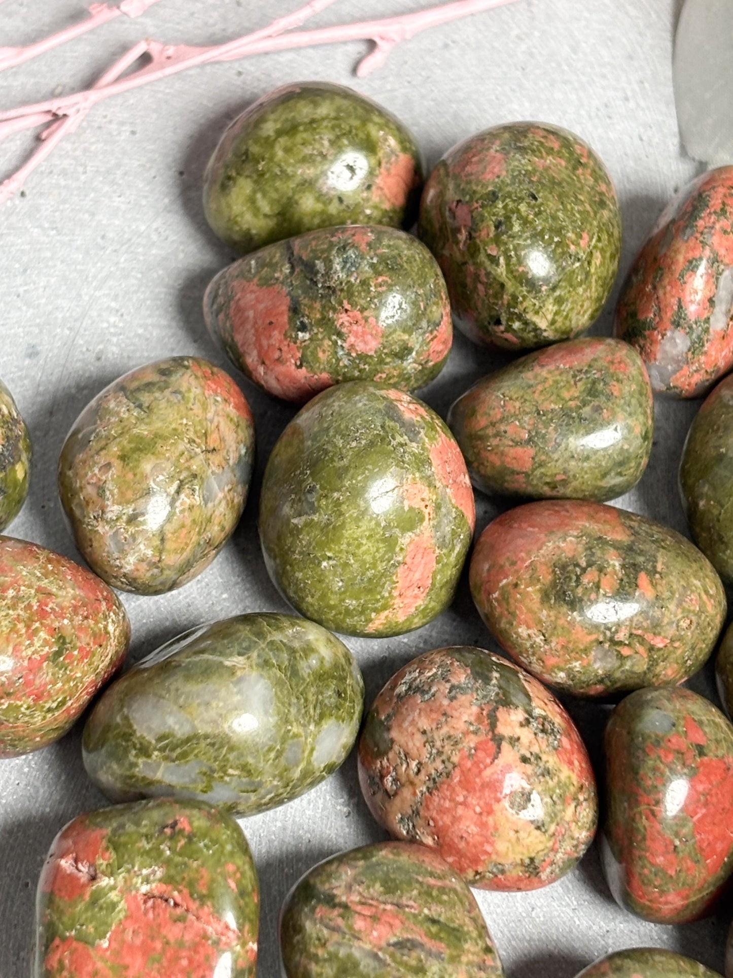 Unakit Trommelsteine  kleine 2,4 cm & große 2,8 cm Varianten  polierte Unakite Steine, Naturstein Handschmeichler