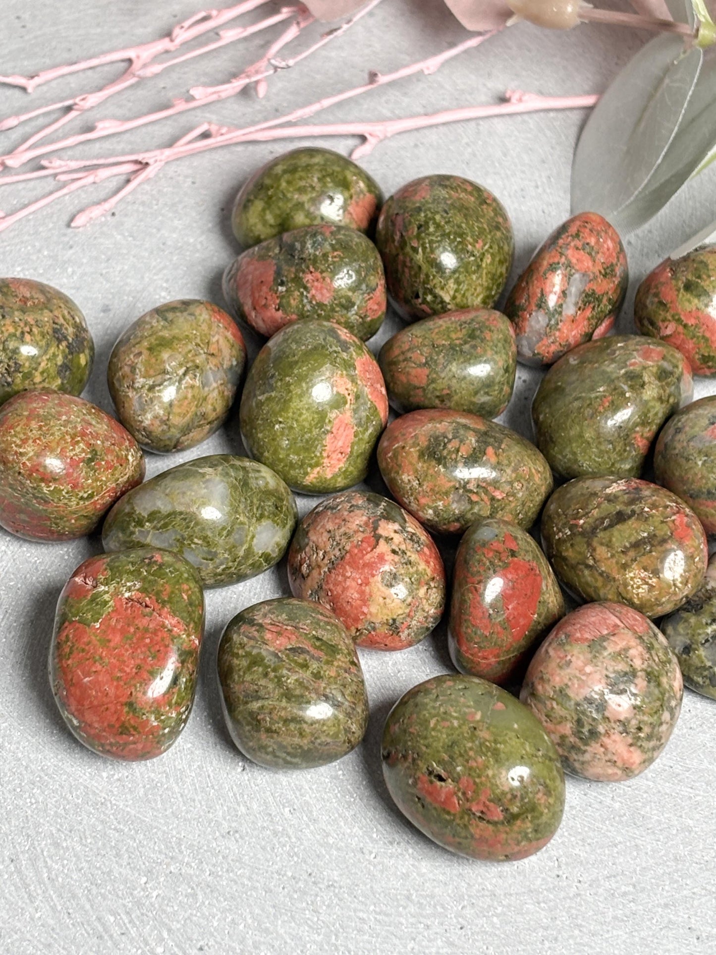 Unakit Trommelsteine  kleine 2,4 cm & große 2,8 cm Varianten  polierte Unakite Steine, Naturstein Handschmeichler