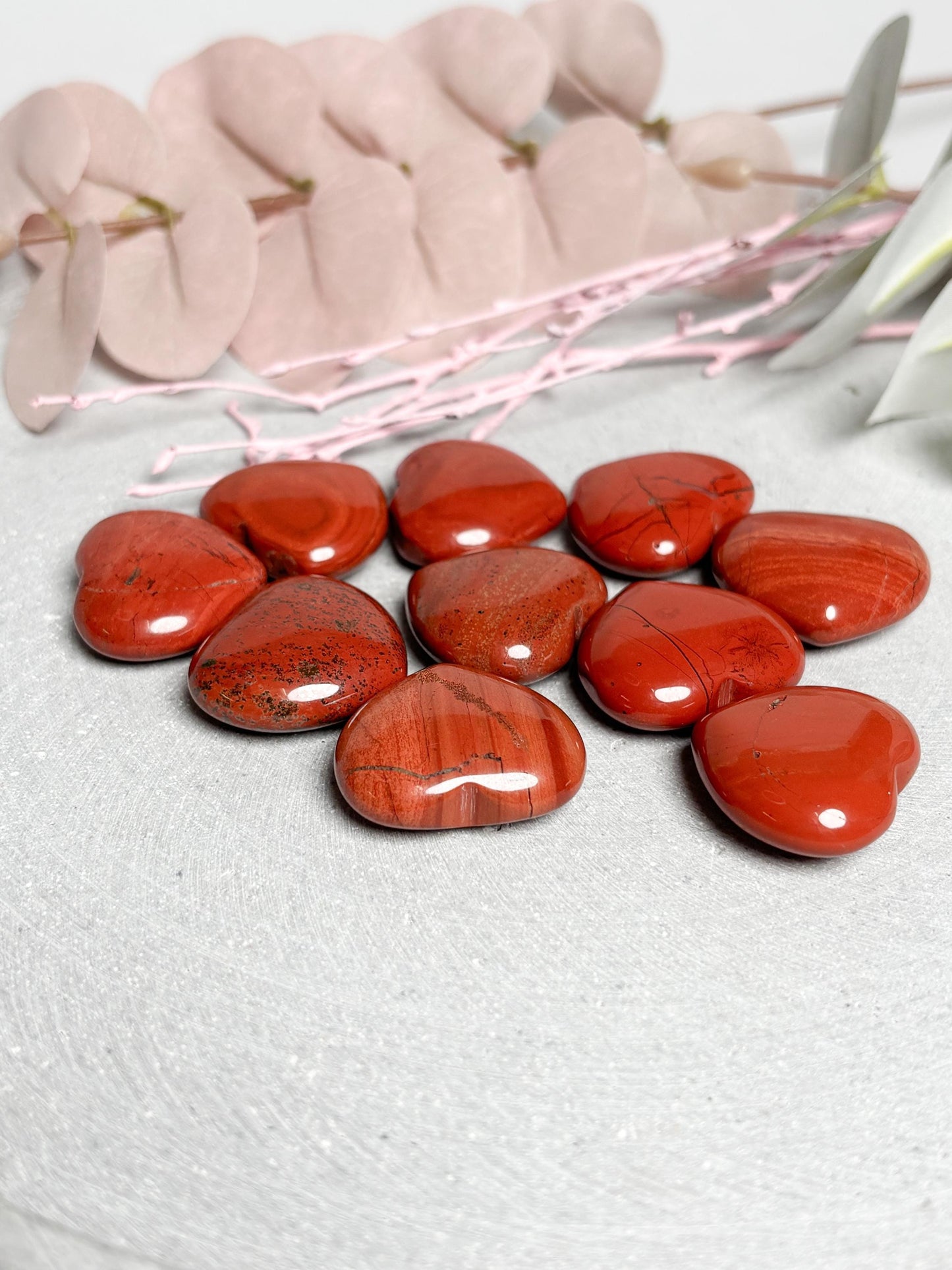 Roter Jaspis Herz Deko poliert  Edelstein Herz rot Naturstein  Größe ca. 2,4 x 2,7 cm  Kristall Deko & Sammlerstück