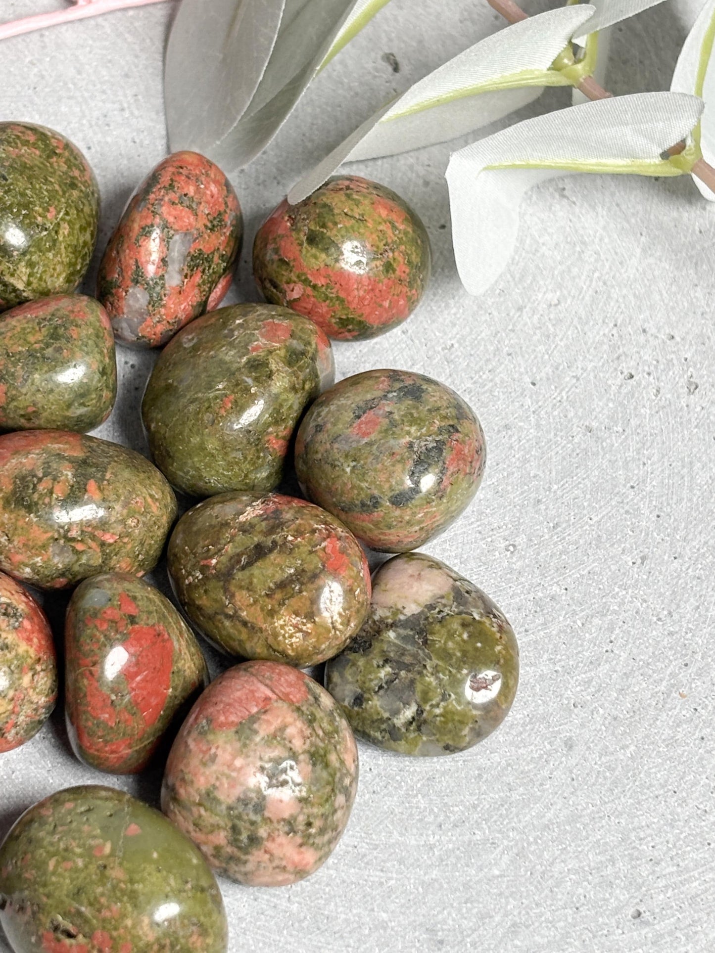 Unakit Trommelsteine  kleine 2,4 cm & große 2,8 cm Varianten  polierte Unakite Steine, Naturstein Handschmeichler