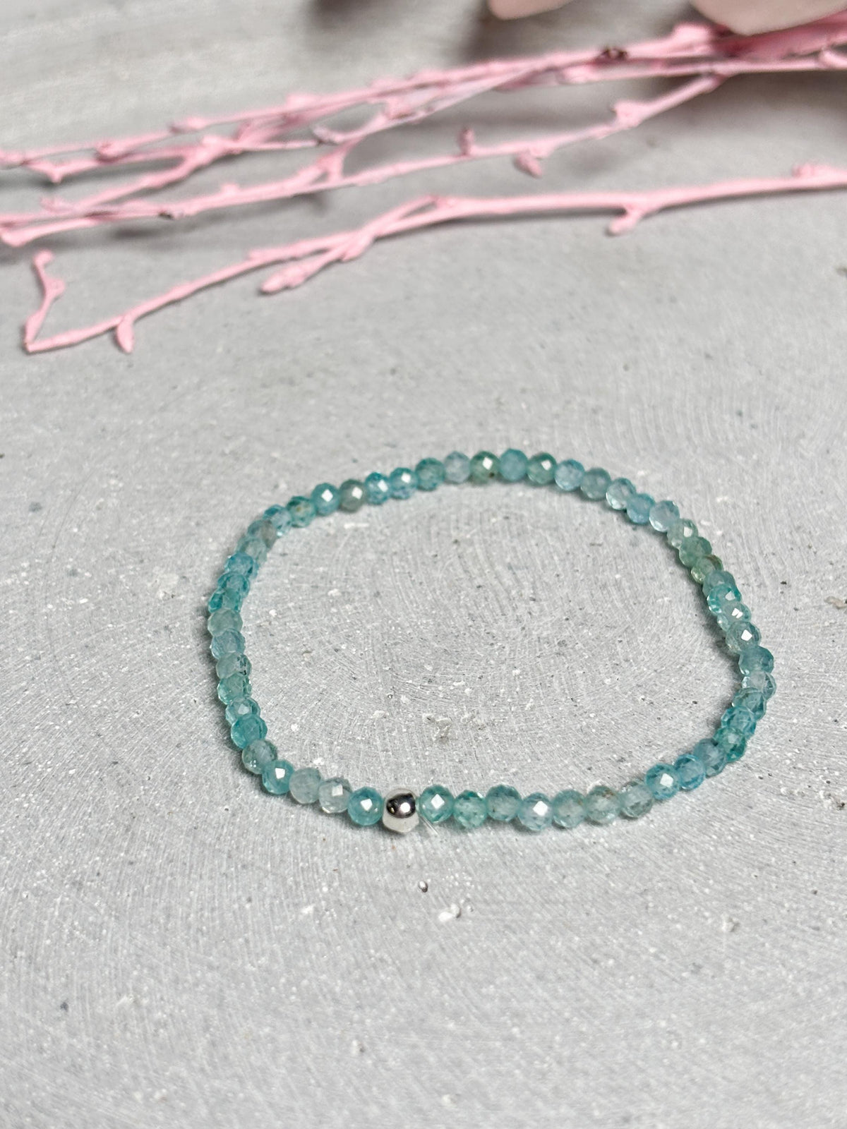 Ice Apatit Armband facettierte 4 mm Perlen elastisch zarter spiritueller Edelstein Schmuck