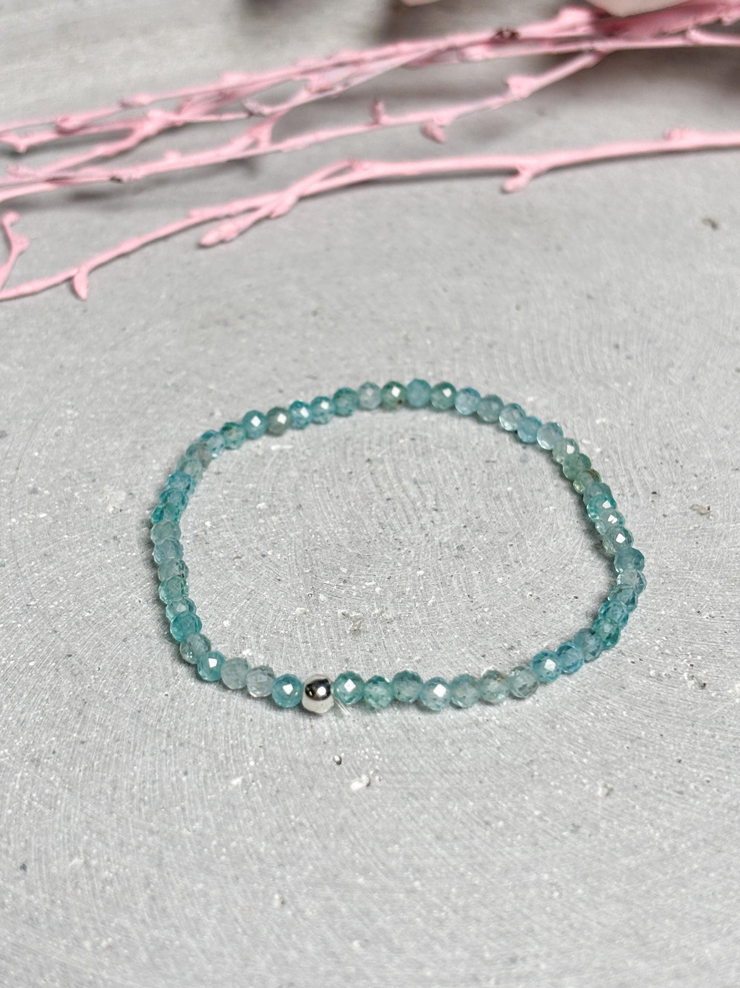 Ice Apatit Armband facettierte 4 mm Perlen elastisch zarter spiritueller Edelstein Schmuck