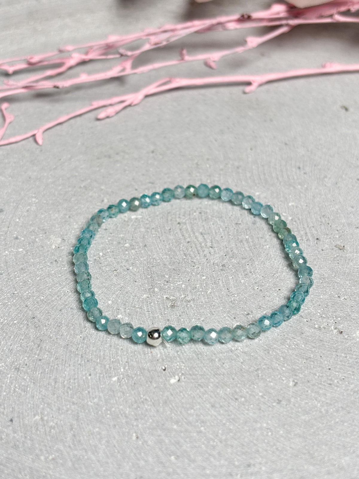 Ice Apatit Armband facettierte 4 mm Perlen elastisch zarter spiritueller Edelstein Schmuck