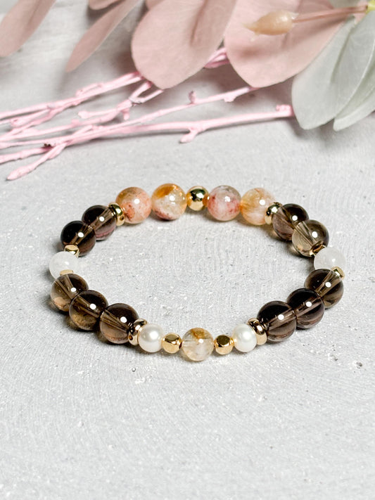 Elastisches Perlenarmband mit Rauchquarz 8 mm, Golden Healer & Mondstein 6 mm, goldene Elemente