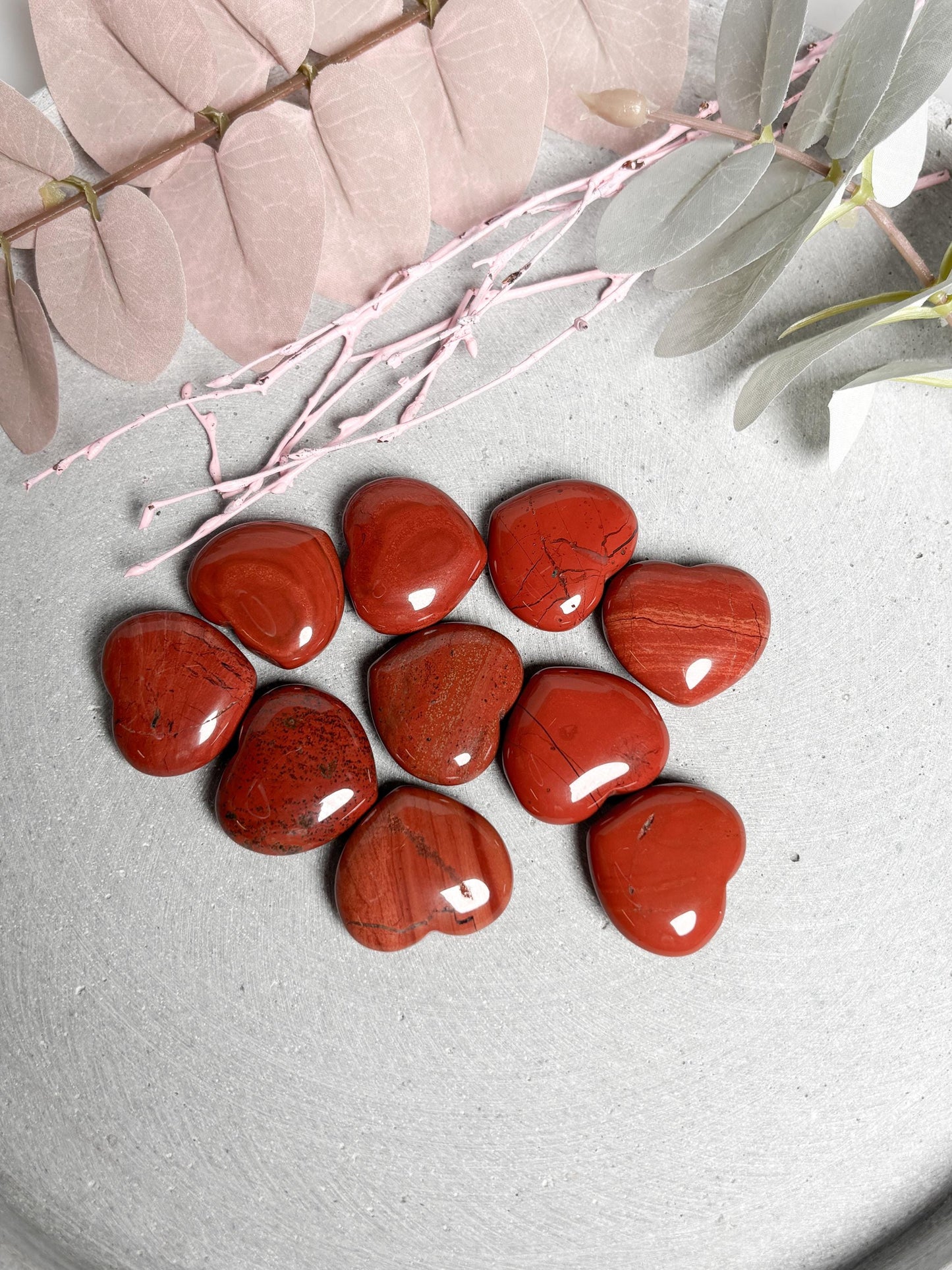 Roter Jaspis Herz Deko poliert  Edelstein Herz rot Naturstein  Größe ca. 2,4 x 2,7 cm  Kristall Deko & Sammlerstück