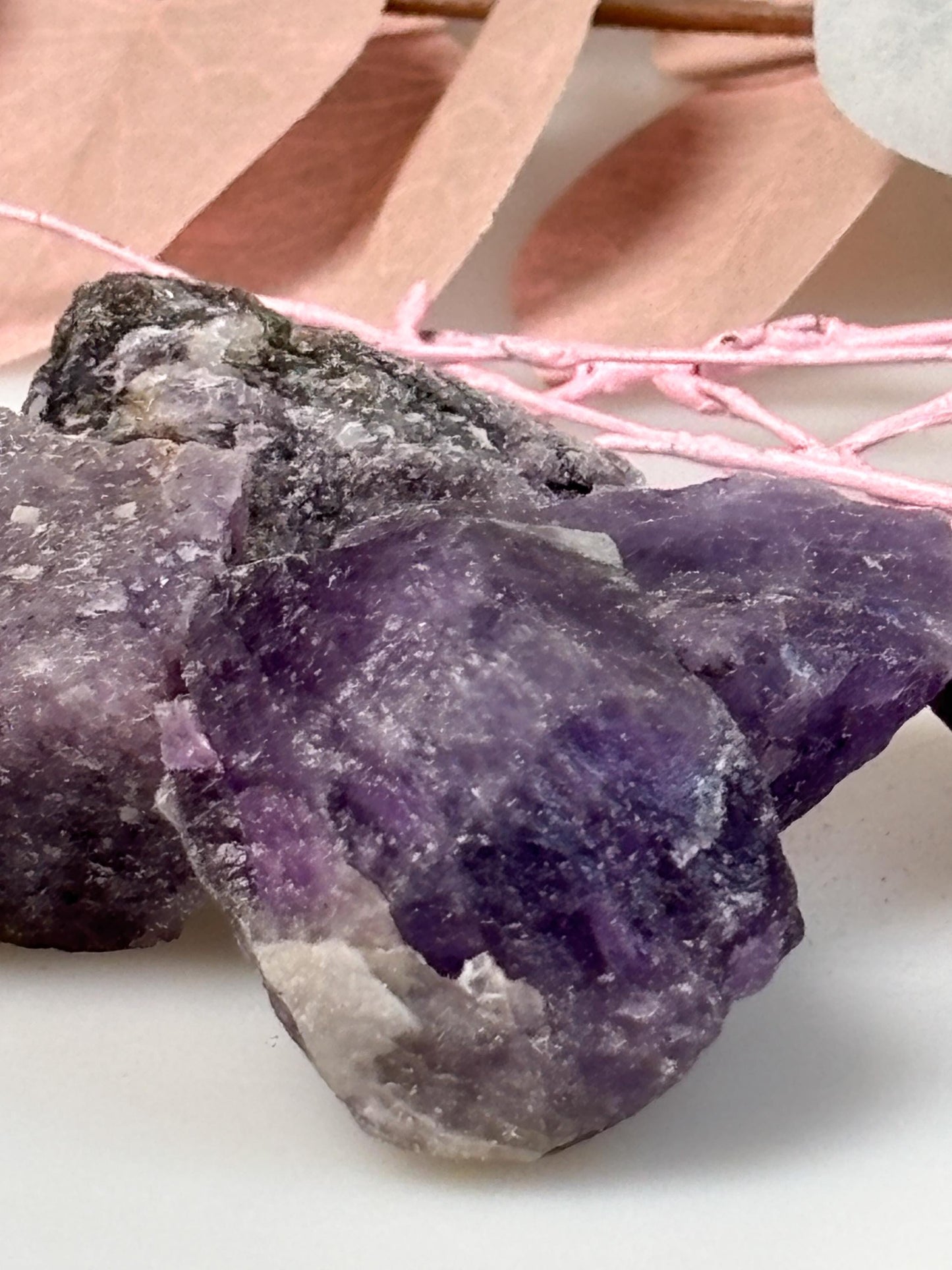 Amethyst Rohsteine naturbelassen violett ca. 3,5 cm | Edelstein Rohstück | Naturstein Deko & Meditation