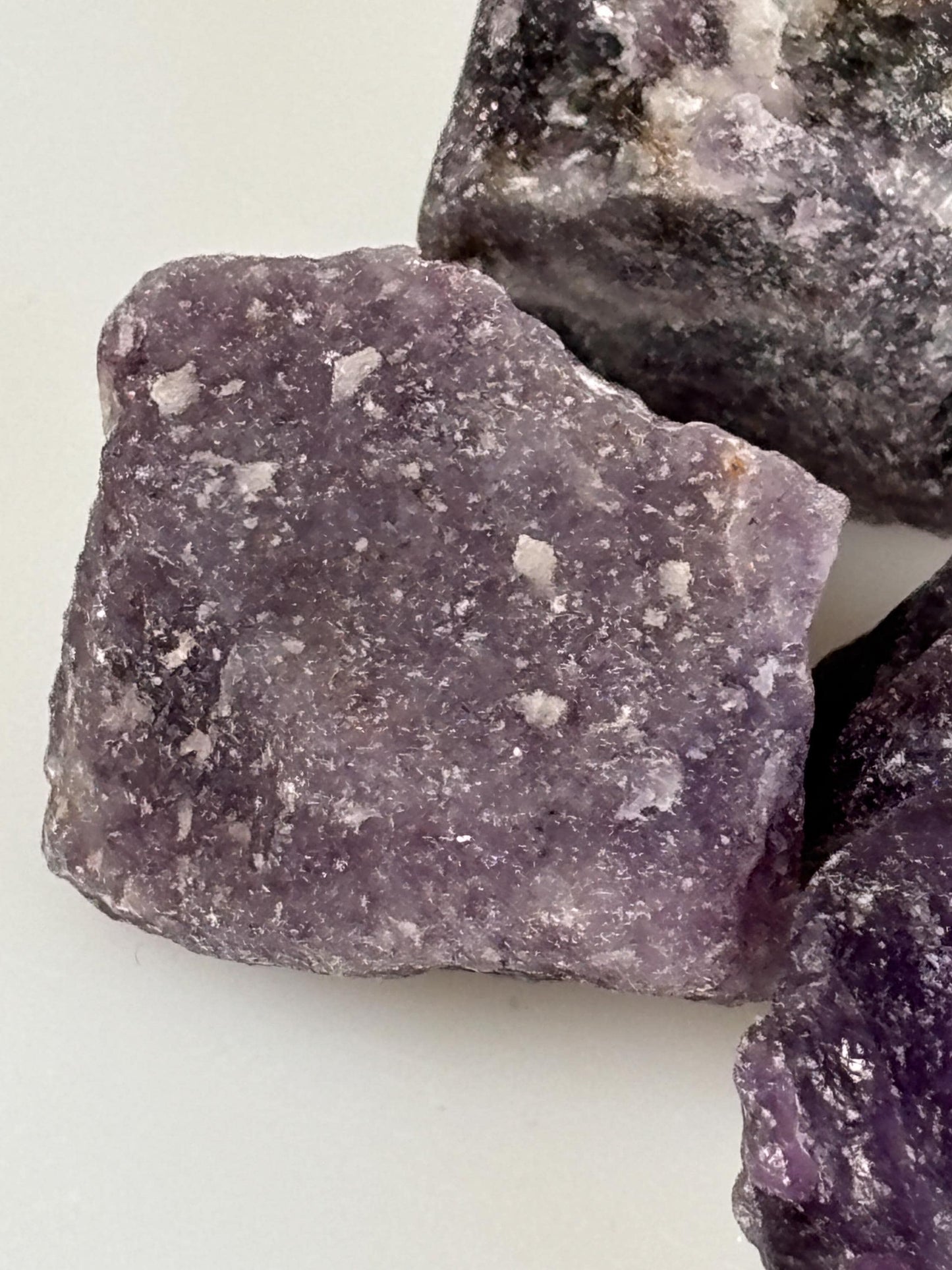 Amethyst Rohsteine naturbelassen violett ca. 3,5 cm | Edelstein Rohstück | Naturstein Deko & Meditation