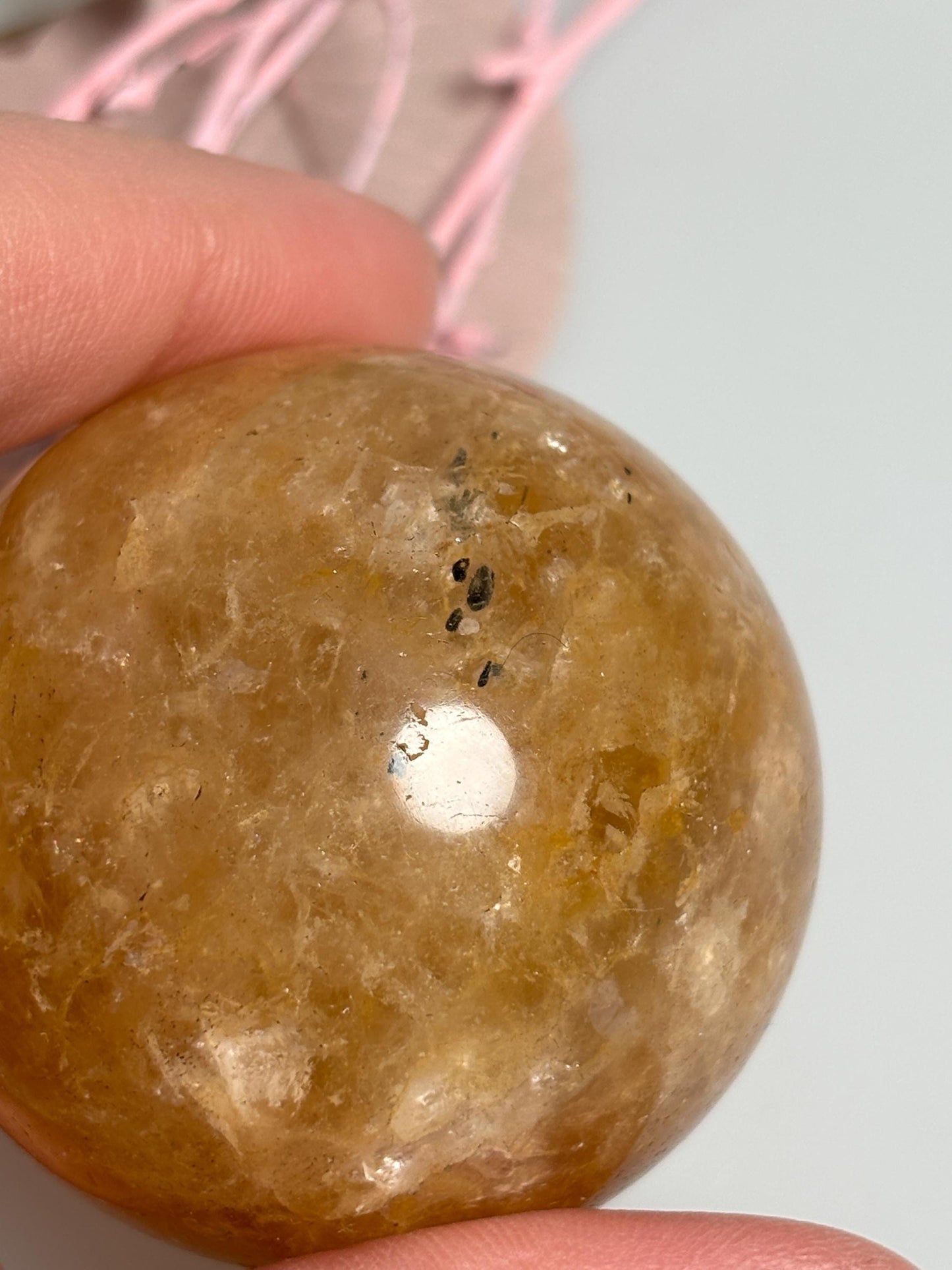 Golden Healer Quarz Kugel ca. 4,6 cm Naturstein Kristallkugel Dekoration spirituell