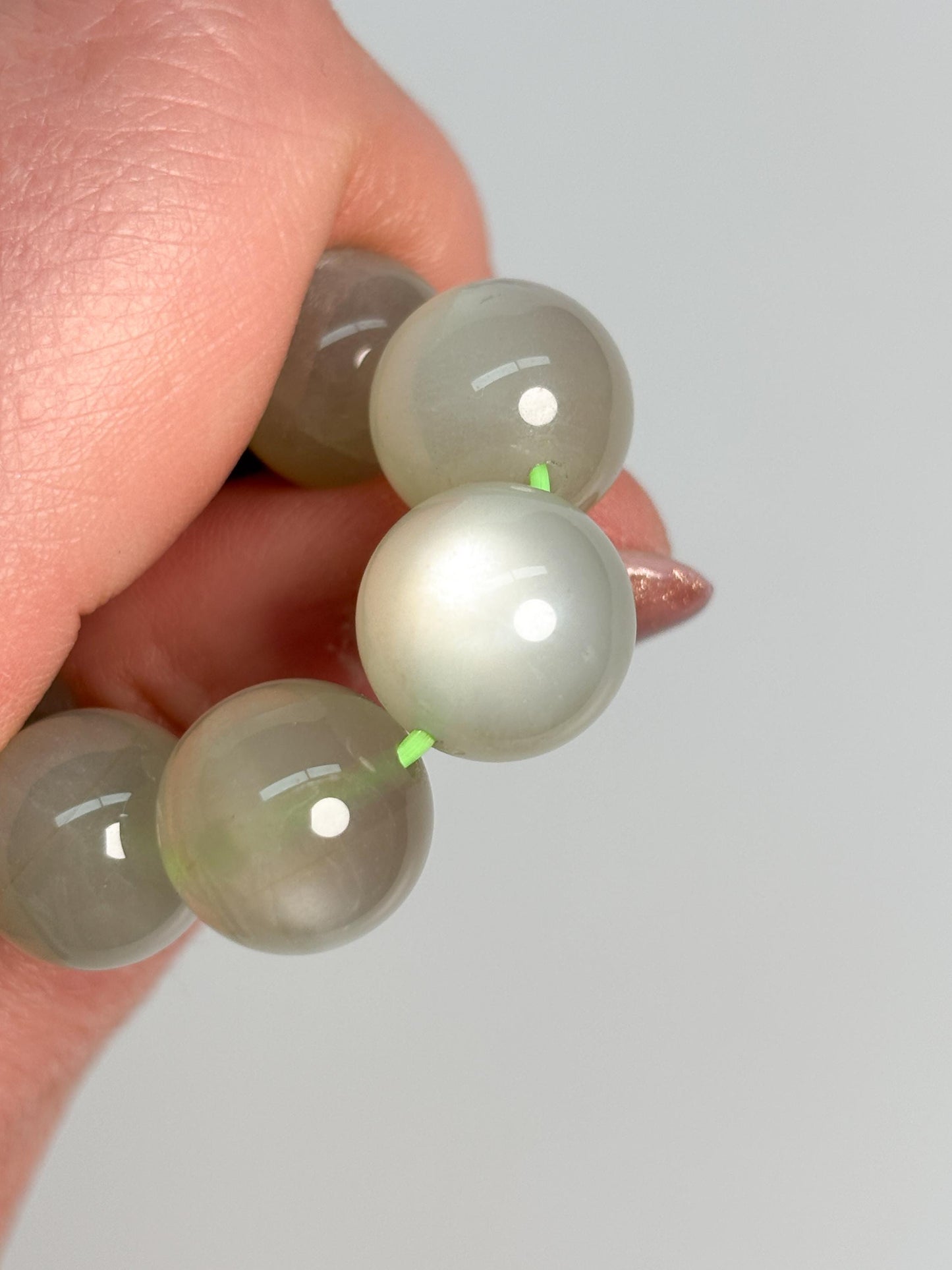Grüner Mondstein Armband elastisch | Perlenarmband 11mm | Kristallschmuck Damen