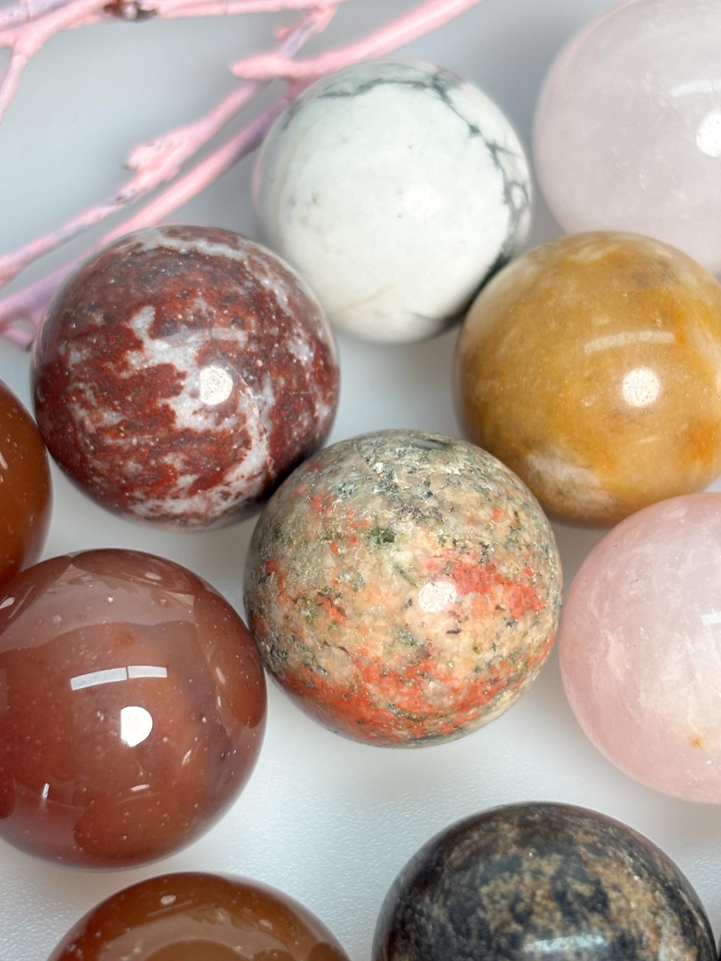 Kristallkugeln 2 cm verschiedene Steine schwarzer Mondstein Rhodonit Rosenquarz Bergkristall Naturstein Kugel