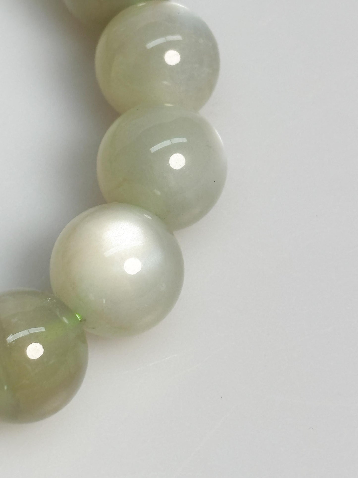 Grüner Mondstein Armband elastisch | Perlenarmband 11mm | Kristallschmuck Damen