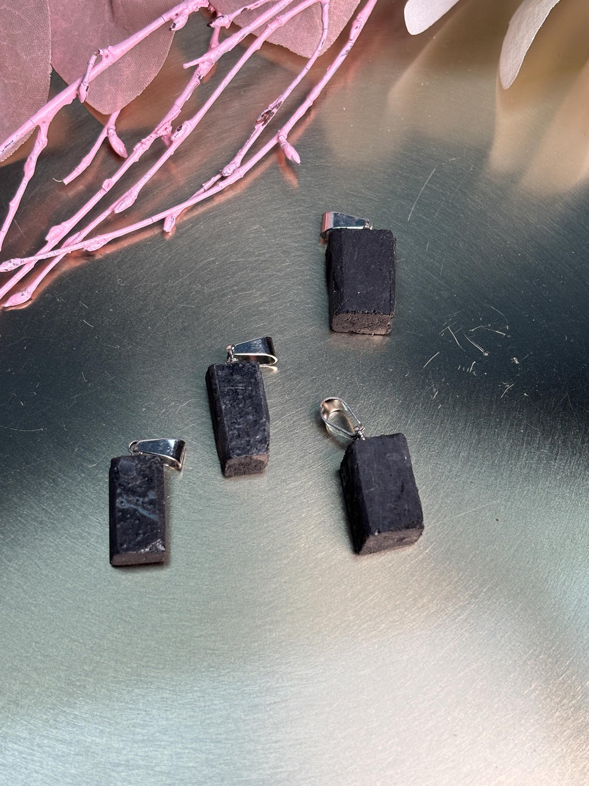 Schwarzer Turmalin Anhänger rechteckig ca. 1,6 cm Naturstein Kettenanhänger roh Edelstein Schmuck