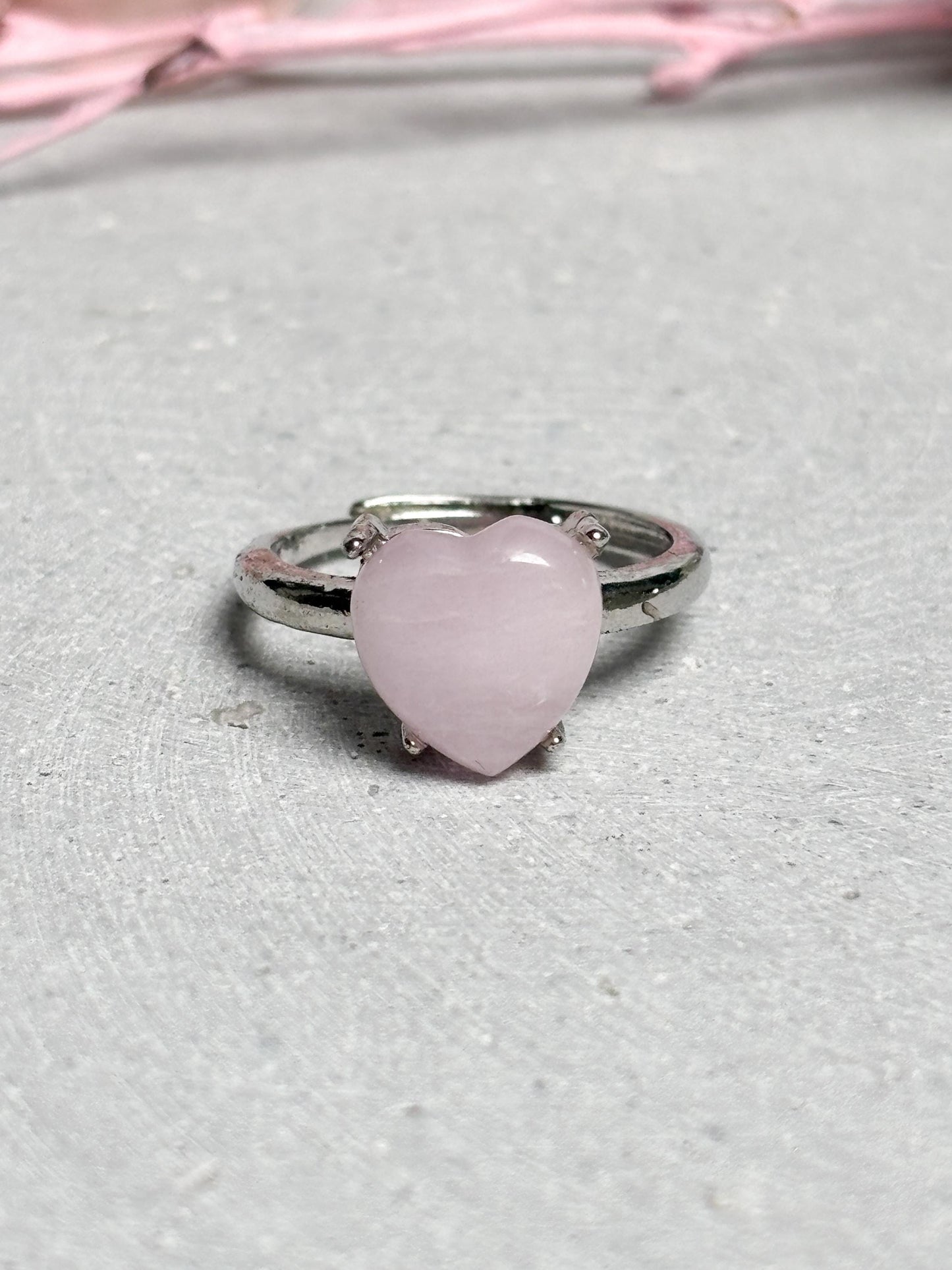 Verstellbarer Ring Kunzit Herz ca 1,1 cm chunky Edelstein Ring größenverstellbar Statement Ring Naturstein Schmuck