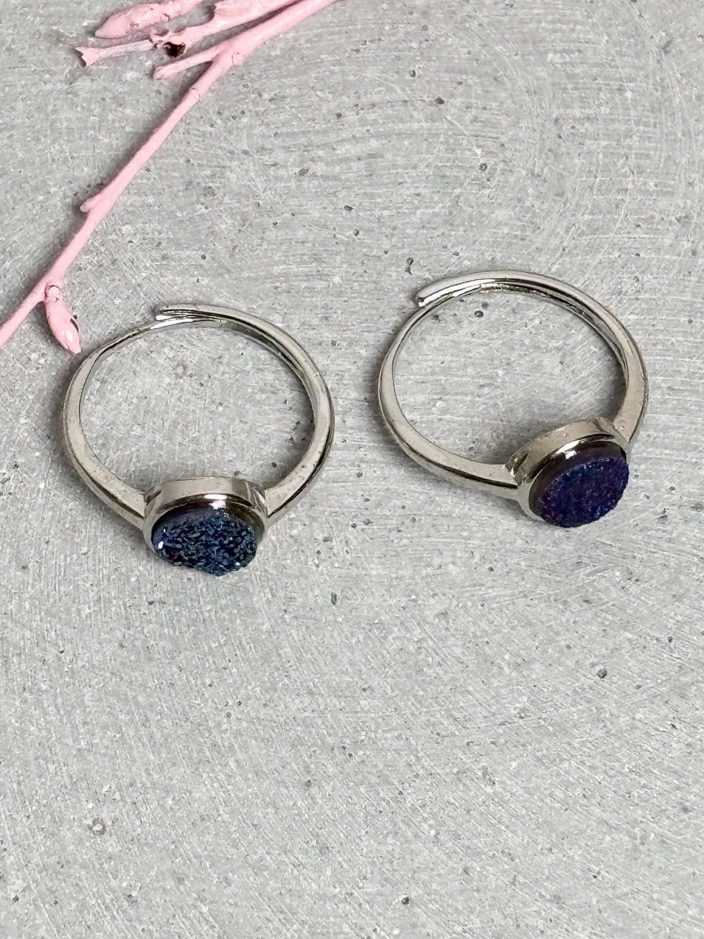 Edelstahlring Carborundum blau größenverstellbar Druzy Ring rund Edelstahl Glitzerstein Statement Ring