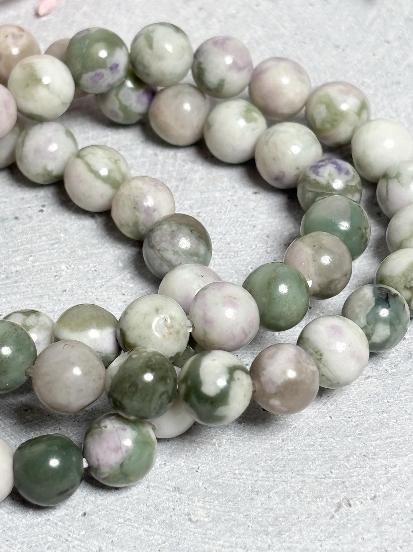 Lucky Jade Armband elastisch 8 mm grün weiß flieder Edelstein Perlenarmband Naturstein Schmuck 17,5 cm