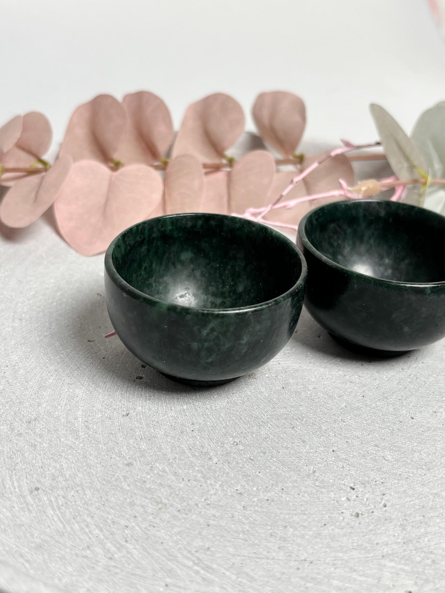 Jade Schälchen dunkelgrün poliert Naturstein Schale Kristallschale Dekoschale ca. 5,2 x 3,2 cm