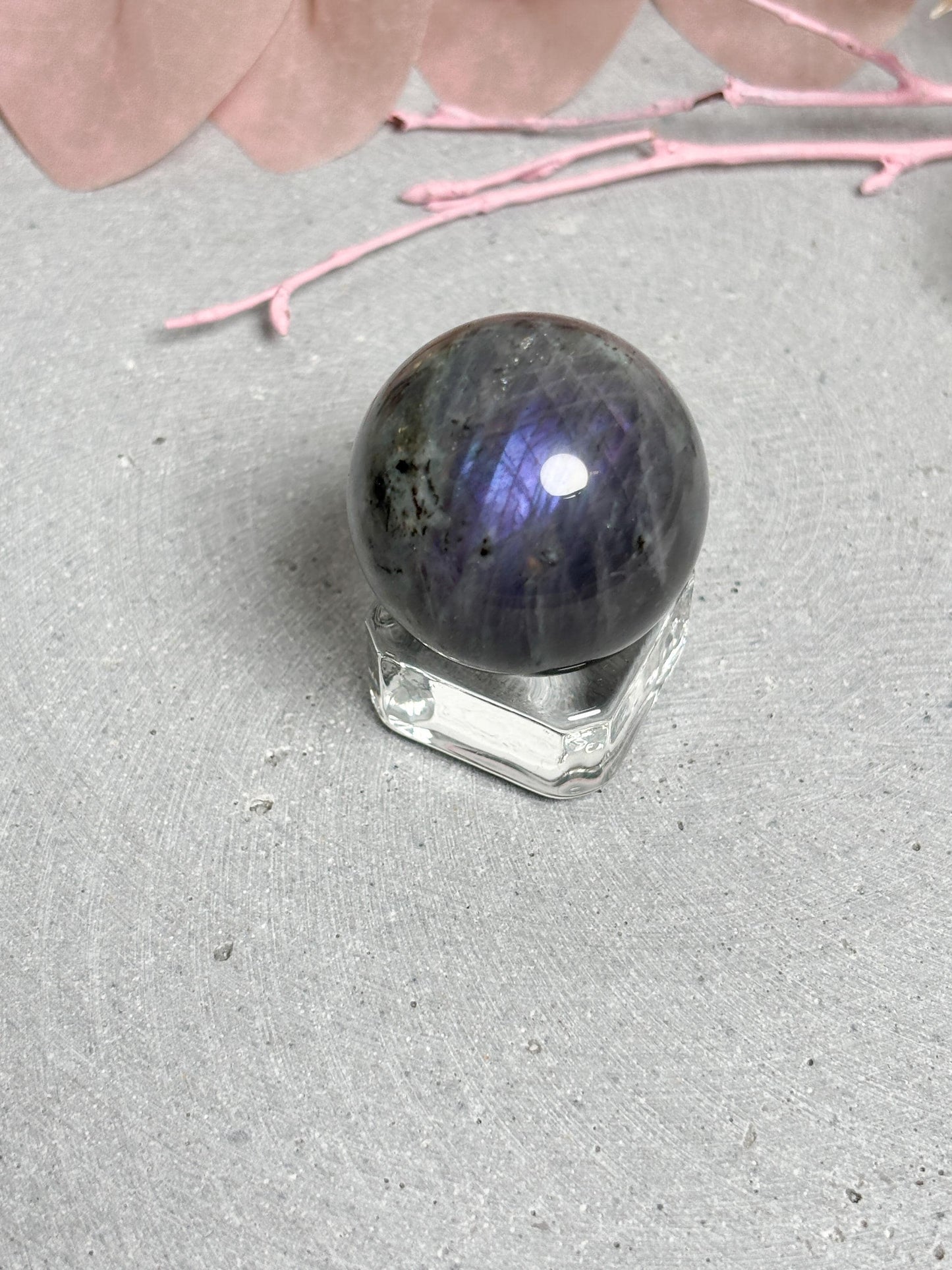 Labradorit Kugel poliert 3,1 cm Edelstein Kugel mit violett-blauem Schimmer Naturstein Sphere Deko Kristallkugel
