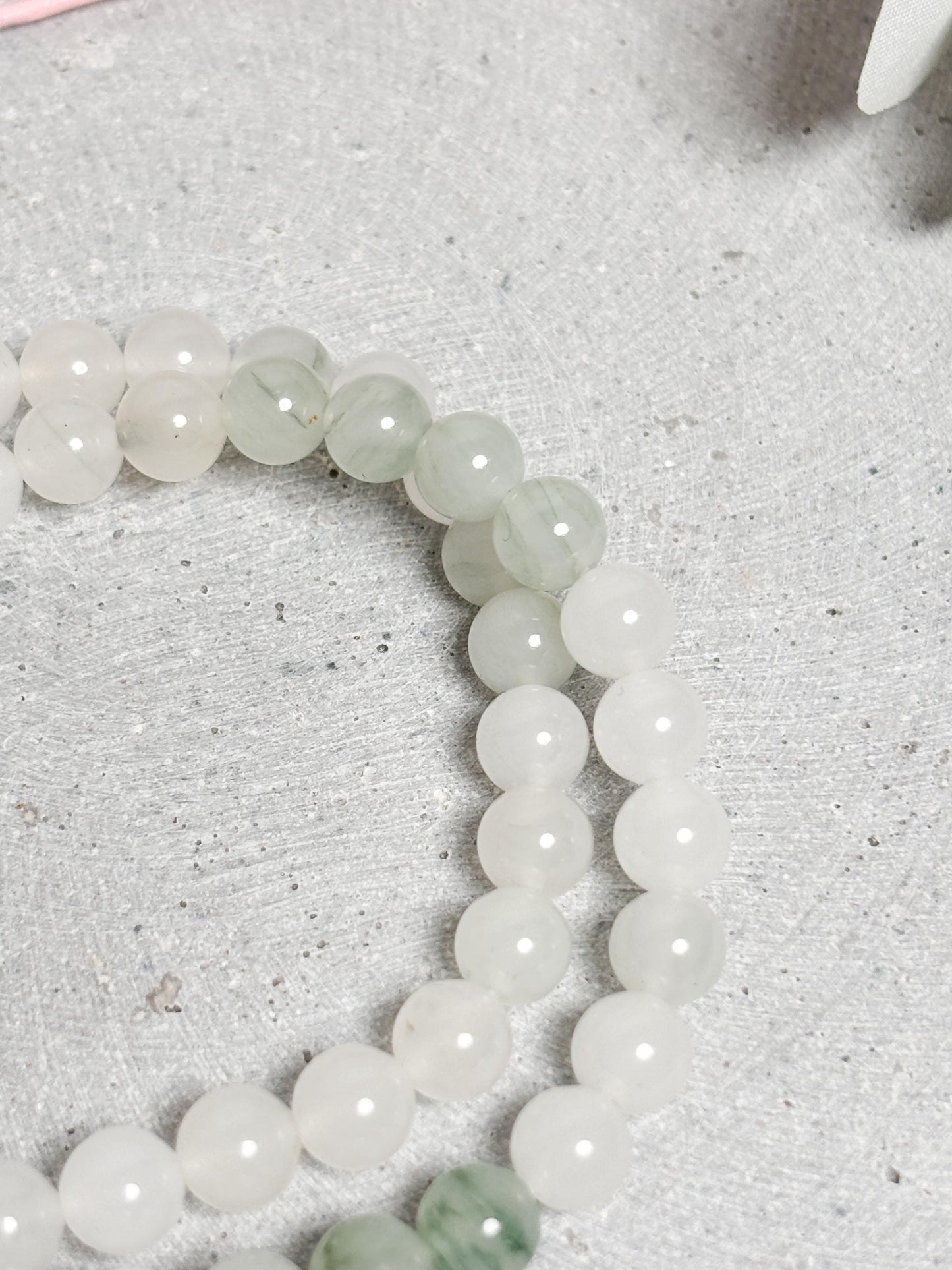 Weiß-Grünes Jade Armband 6 mm elastisch 17,5 cm Naturstein Perlenarmband Jade Schmuck