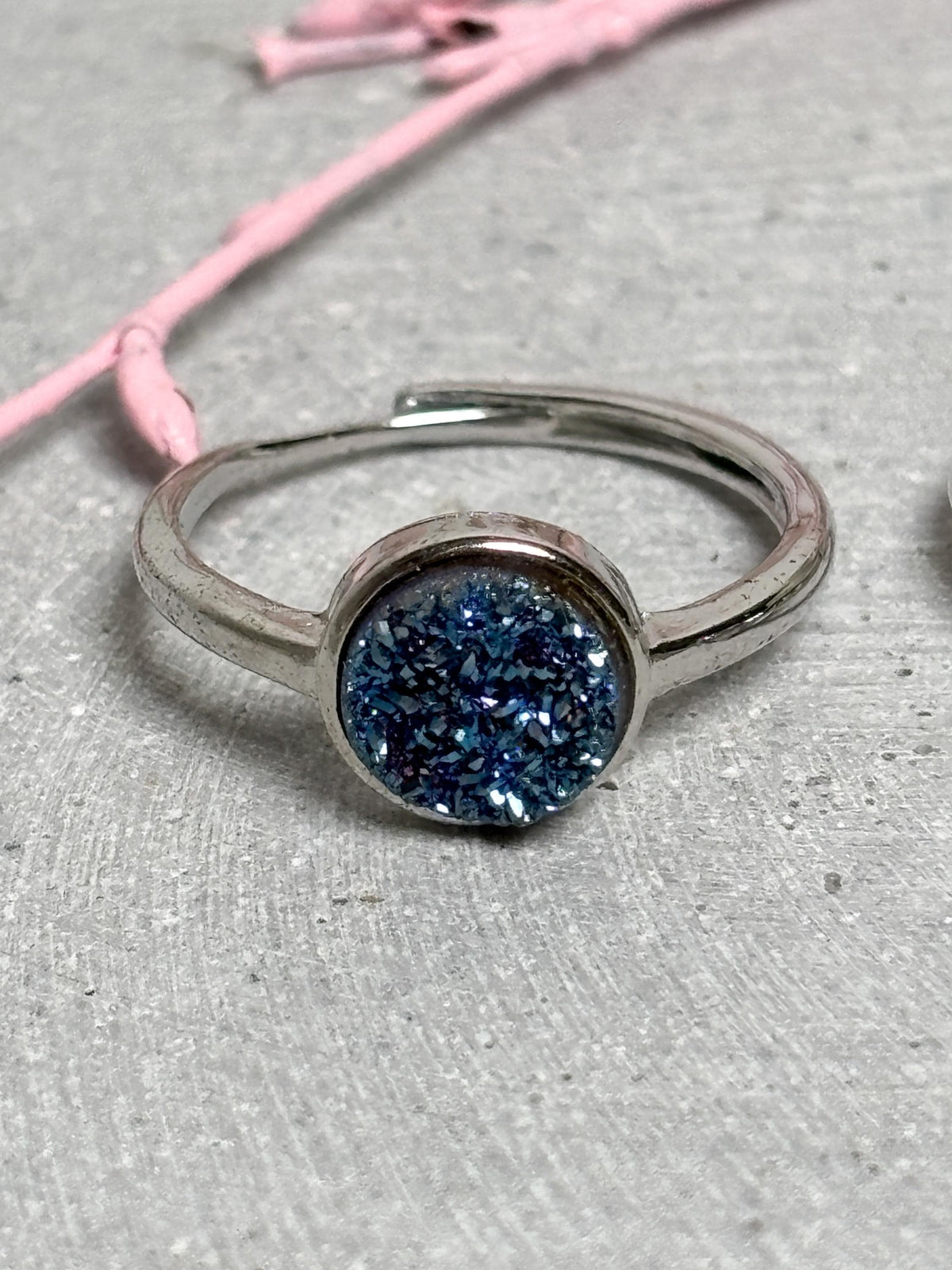 Edelstahlring Carborundum blau größenverstellbar Druzy Ring rund Edelstahl Glitzerstein Statement Ring