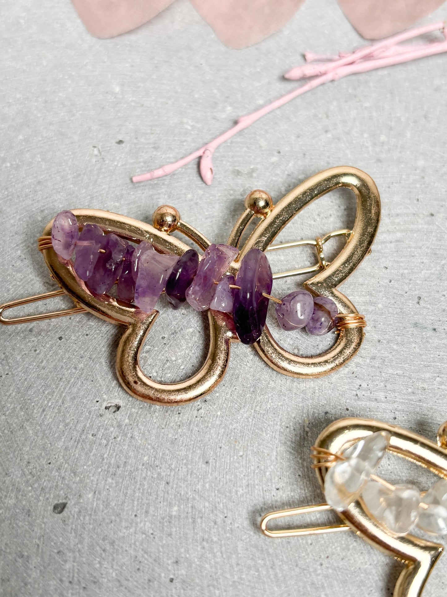 Schmetterling Haarspange goldfarben mit Amethyst oder Bergkristall Kristallsplitter Haarclip ca. 5 x 3 cm