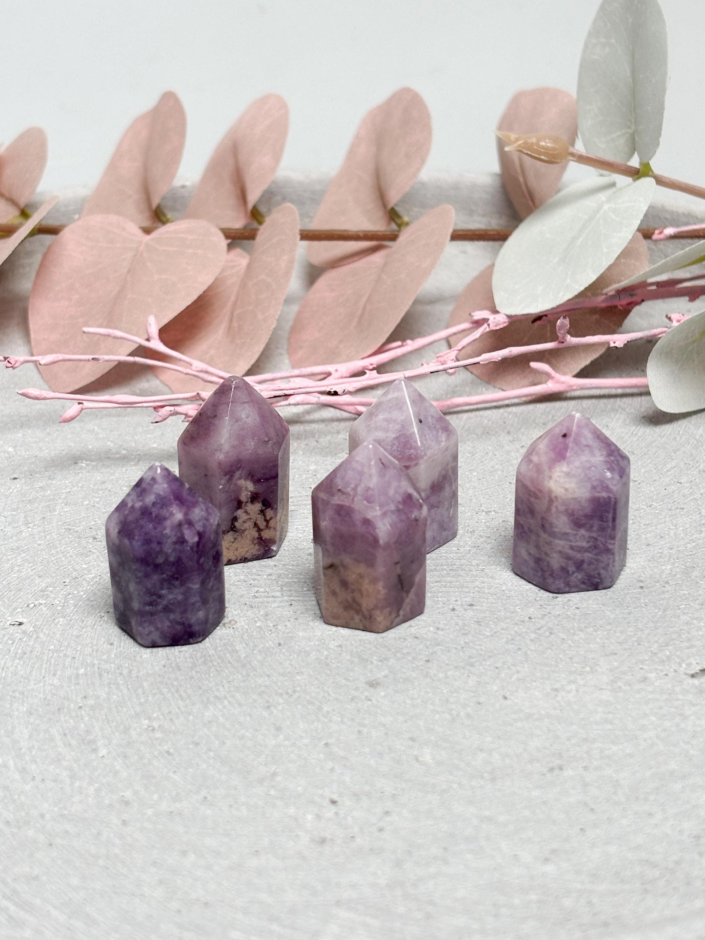 Lepidolith Mini Spitze 2,5 cm Edelstein Turm poliert kleiner Kristall Turm violett Naturstein Deko