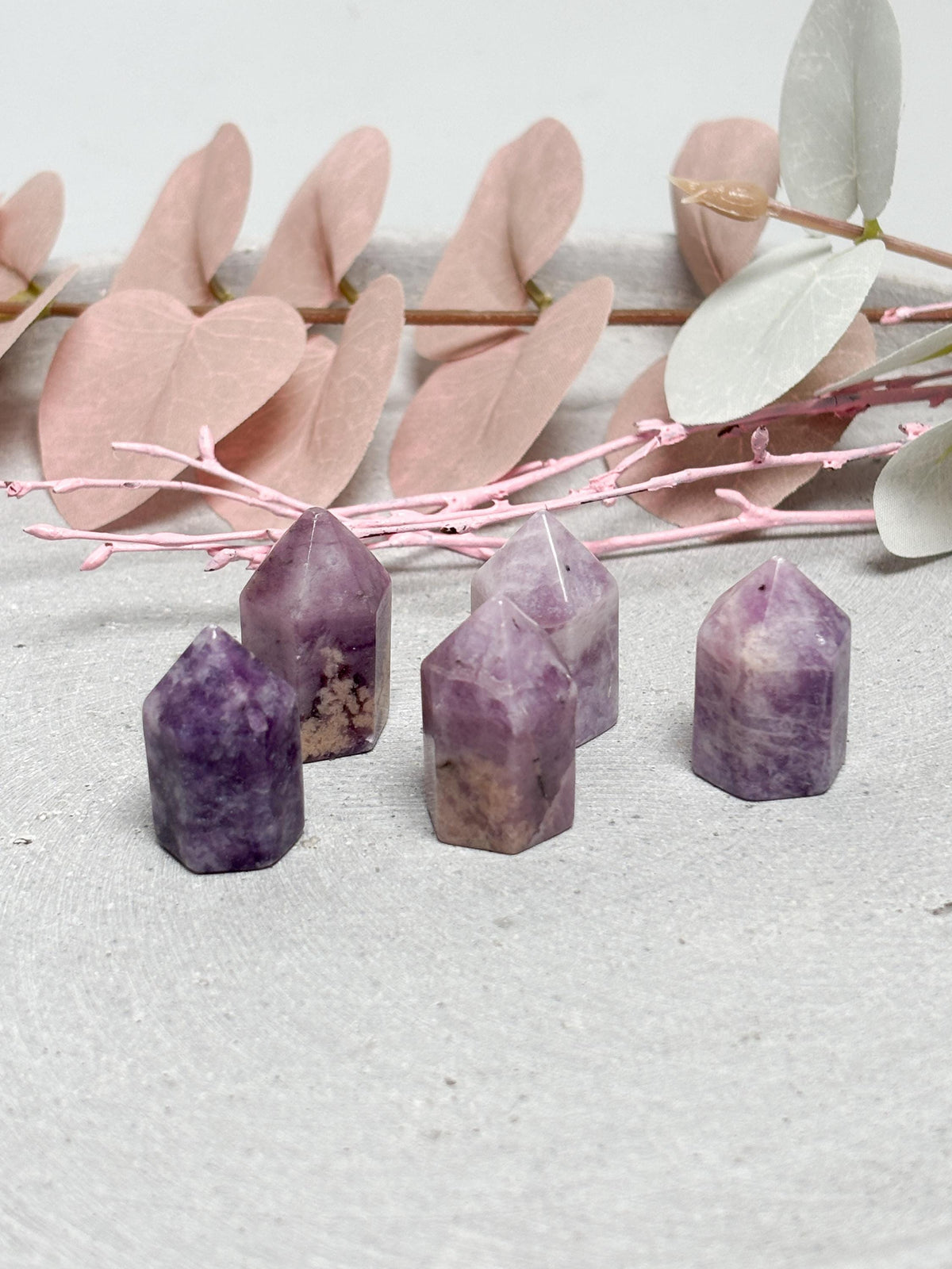Lepidolith Mini Spitze 2,5 cm Edelstein Turm poliert kleiner Kristall Turm violett Naturstein Deko