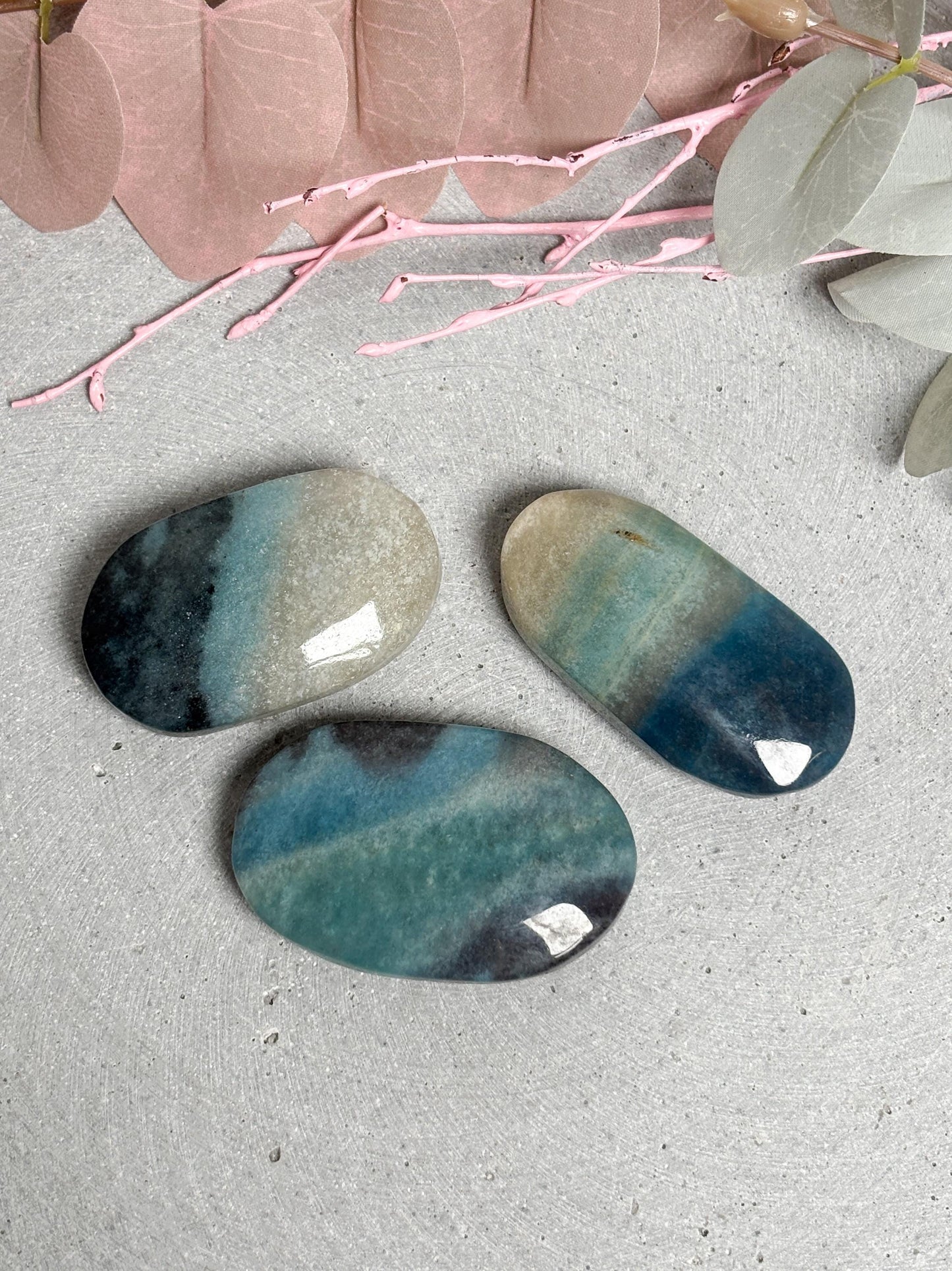 Troilit Palmstone blau weiß poliert ca. 5 cm Handschmeichler Taschenstein Edelstein Unikat
