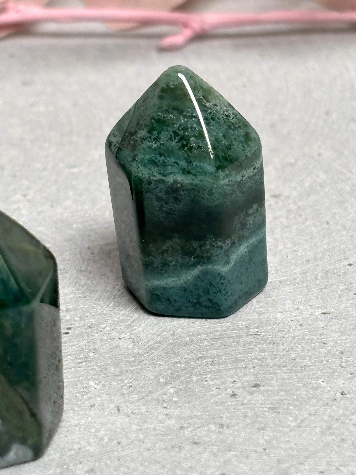 Moosachat Mini Spitze poliert ca. 2,5 cm Kristallspitze Edelstein Turm Deko Stein Unikat
