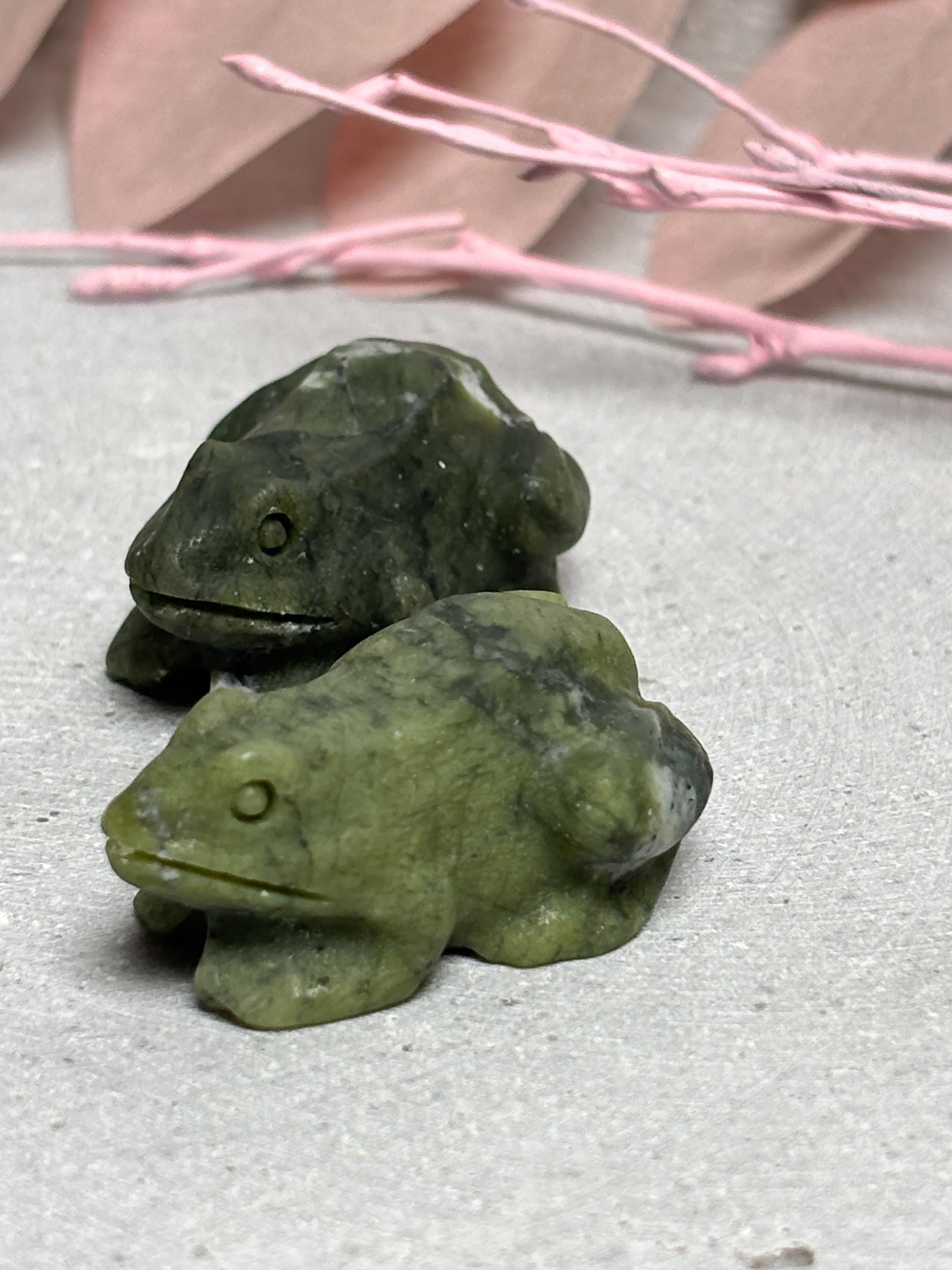 Jade Frosch Figur ca. 3,4 cm Edelstein Carving grüne Jade Tierfigur Glücksbringer Deko Stein