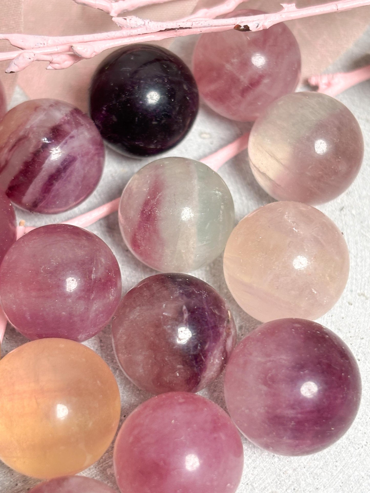 Fluorit Kugel 1,6 cm Mini Kristallkugel poliert Edelstein Kugel Regenbogenfluorit Naturstein Deko