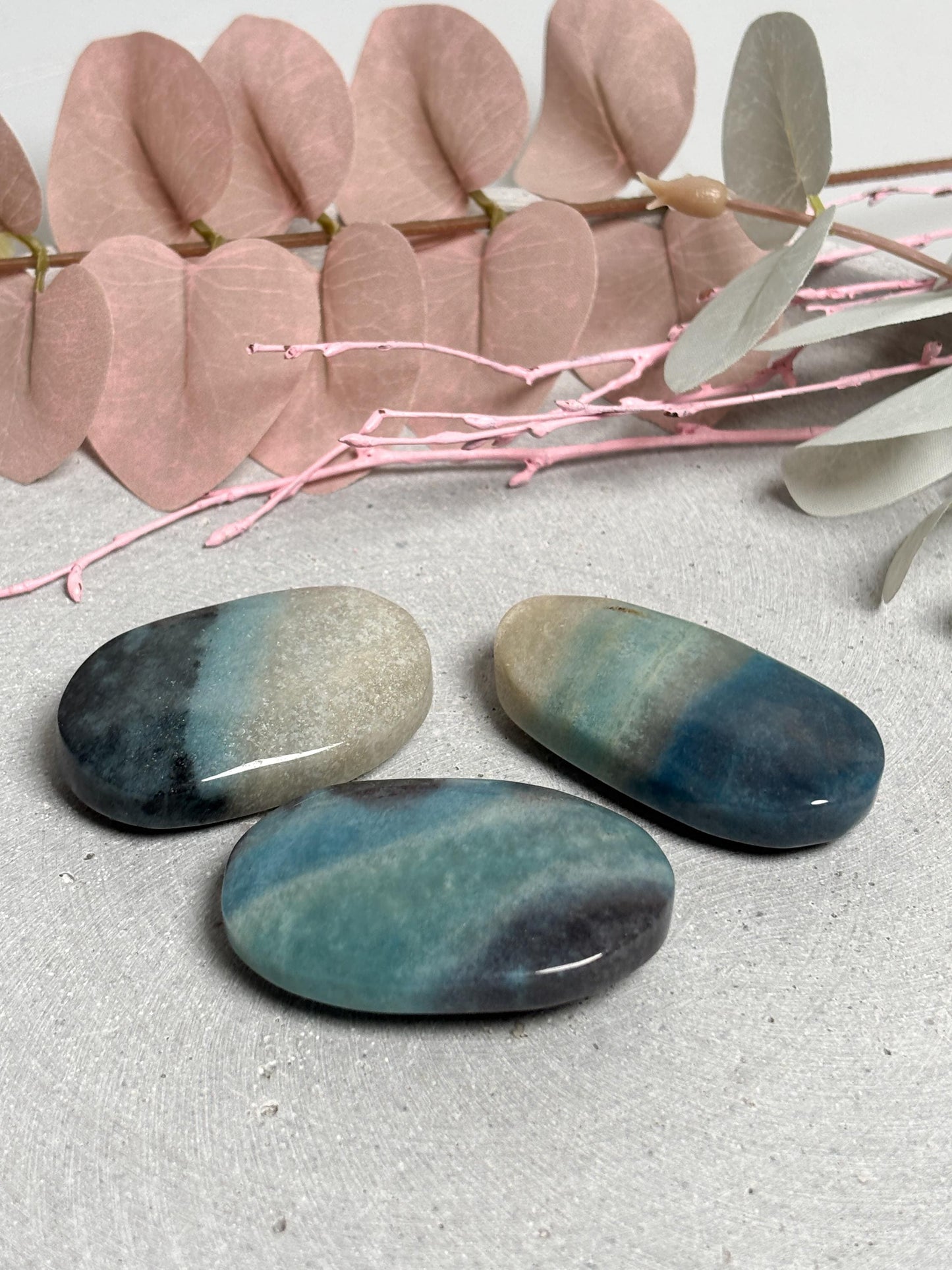 Troilit Palmstone blau weiß poliert ca. 5 cm Handschmeichler Taschenstein Edelstein Unikat