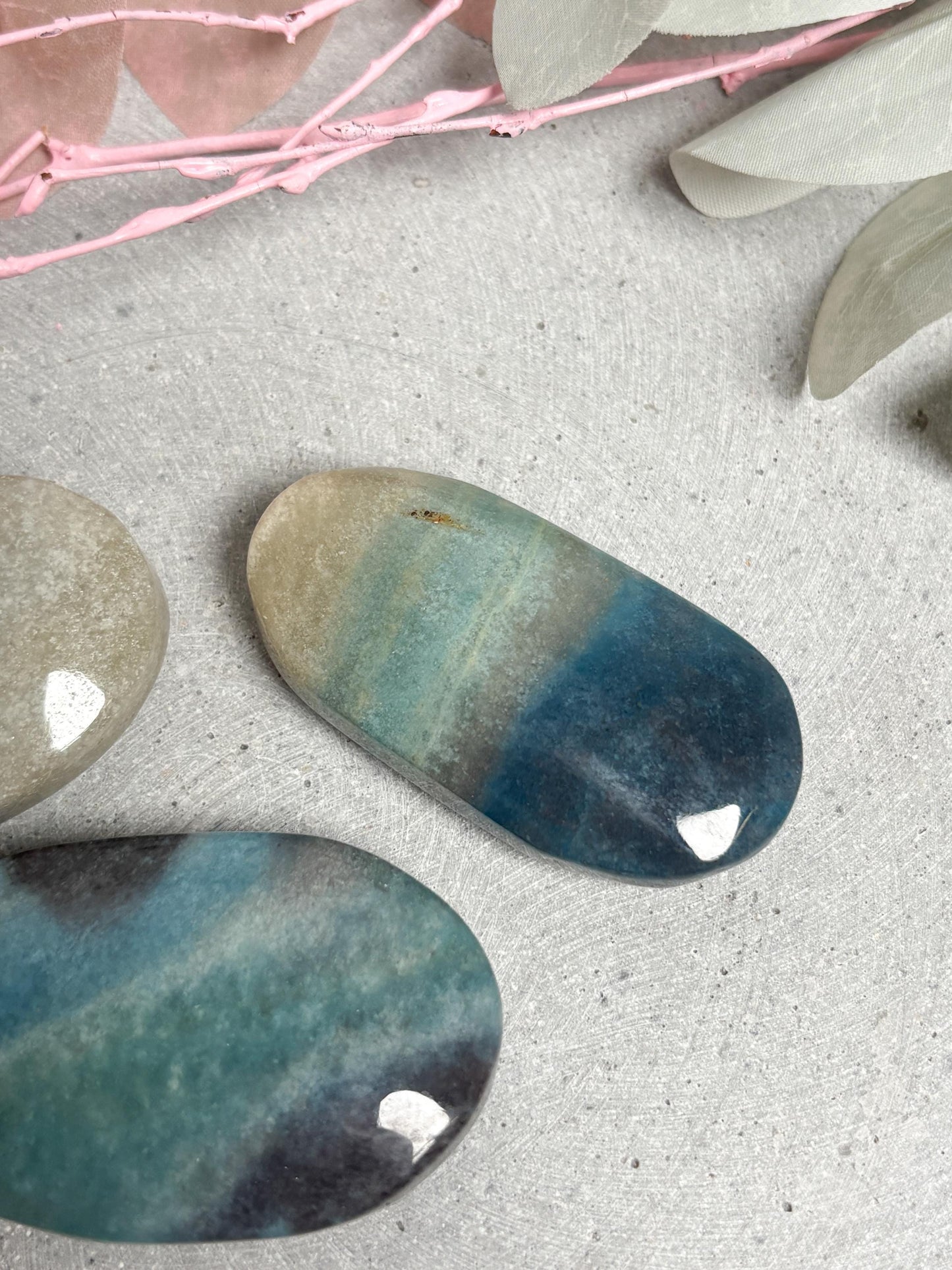 Troilit Palmstone blau weiß poliert ca. 5 cm Handschmeichler Taschenstein Edelstein Unikat