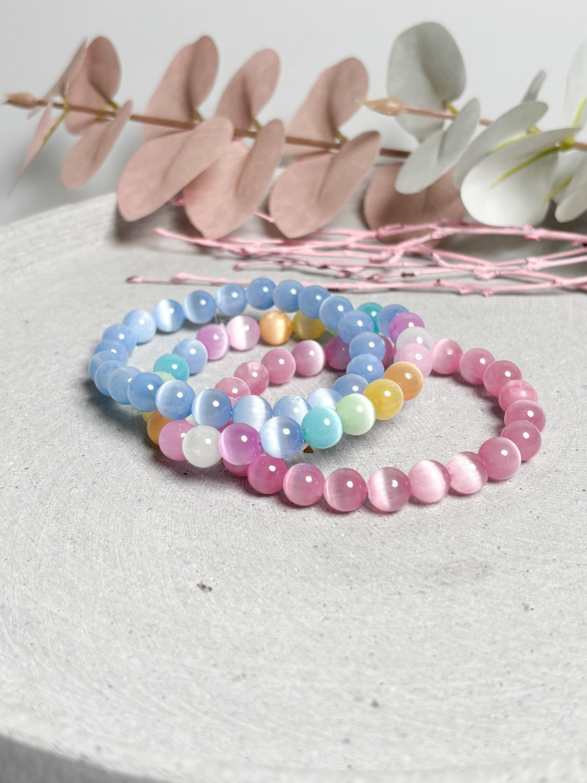 Selenit Armband 17,5 cm gefärbt Blau Rosa Regenbogen 8,5 mm Edelstein Armband Perlenarmband Unikat