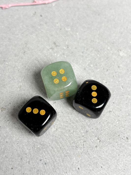 Kristall Spielwürfel 1,5 cm Aventurin oder Obsidian Edelstein Würfel Glückswürfel Deko