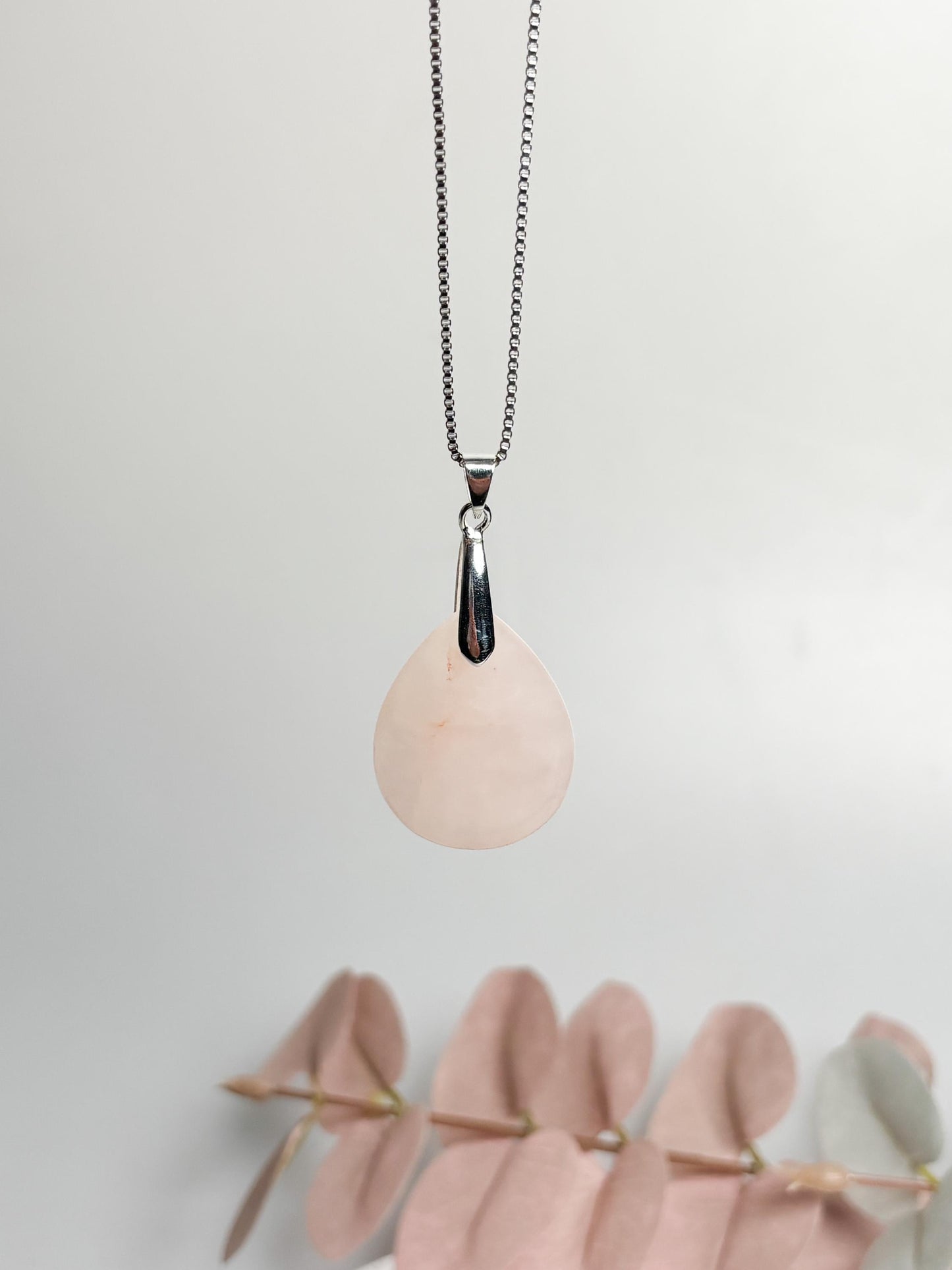 Rosenquarz Tropfen Anhänger 3,3 cm Kettenanhänger Edelstein mit goldfarbener oder silberfarbener Öse