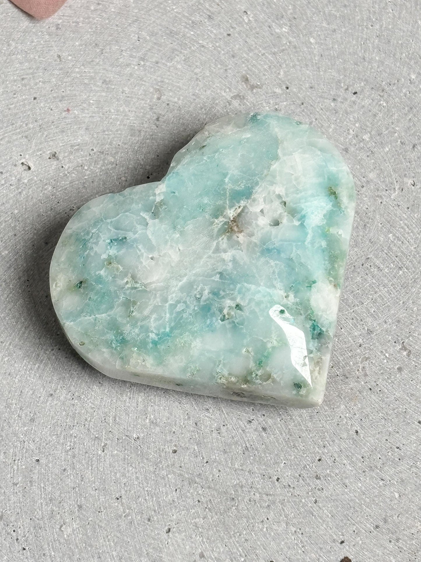 Phönix Herz Edelstein poliert hellblau türkis Kristallherz Deko Handschmeichler ca. 5,7 x 5,2 cm